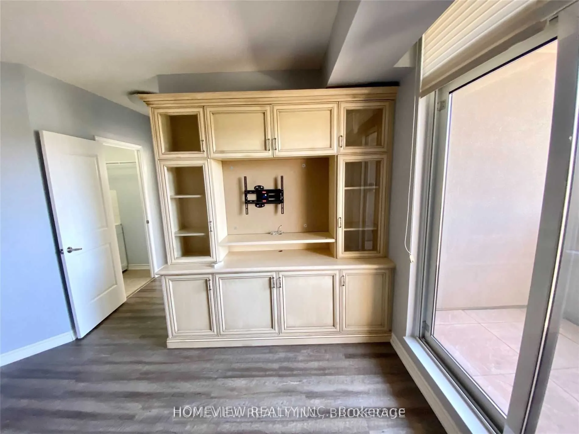 9235 Jane Street, #210