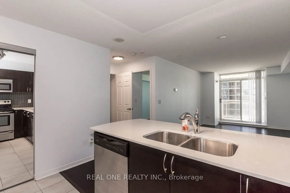 75 King William Crescent, #605