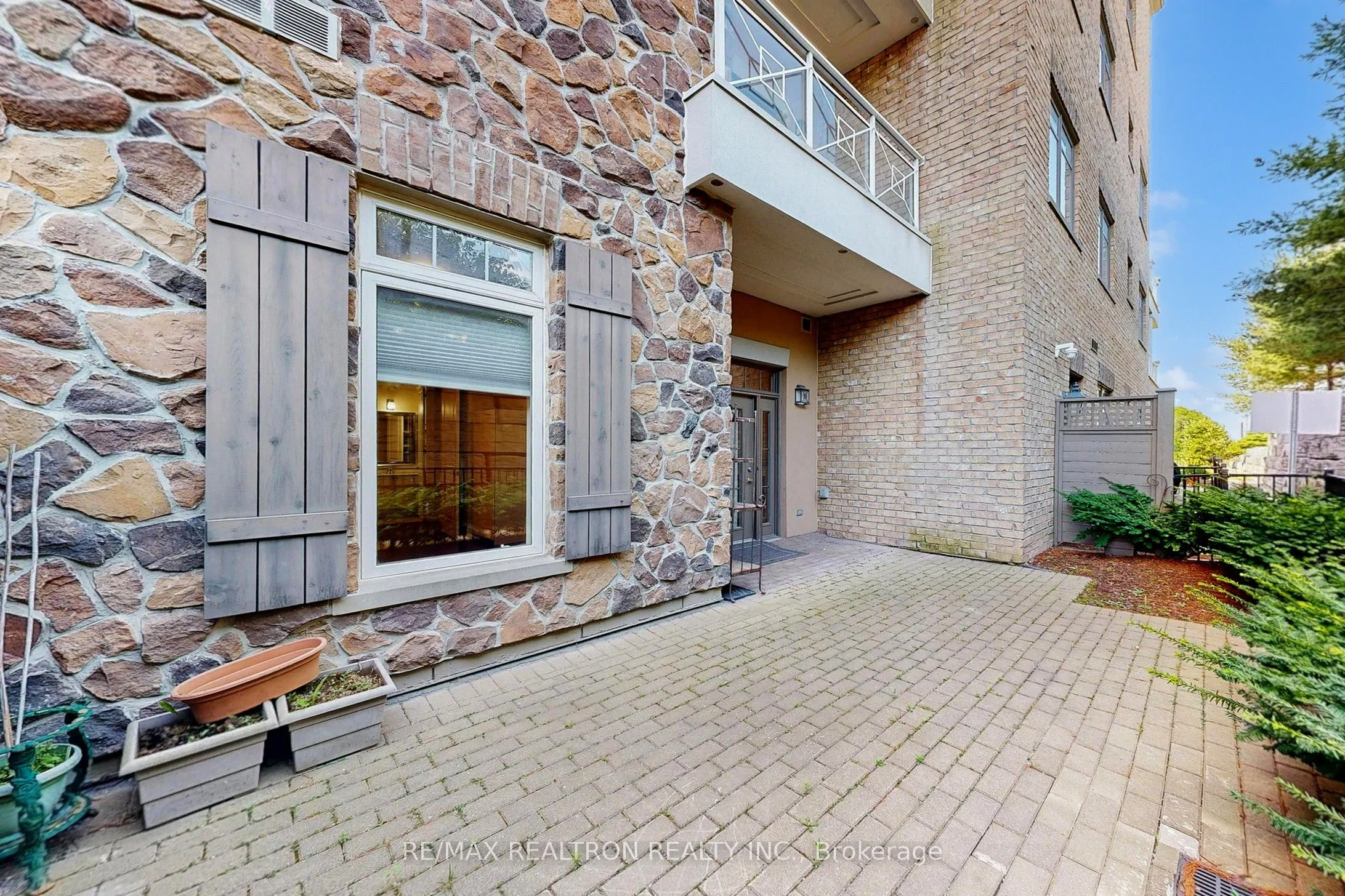 80 Burns Boulevard N, #123