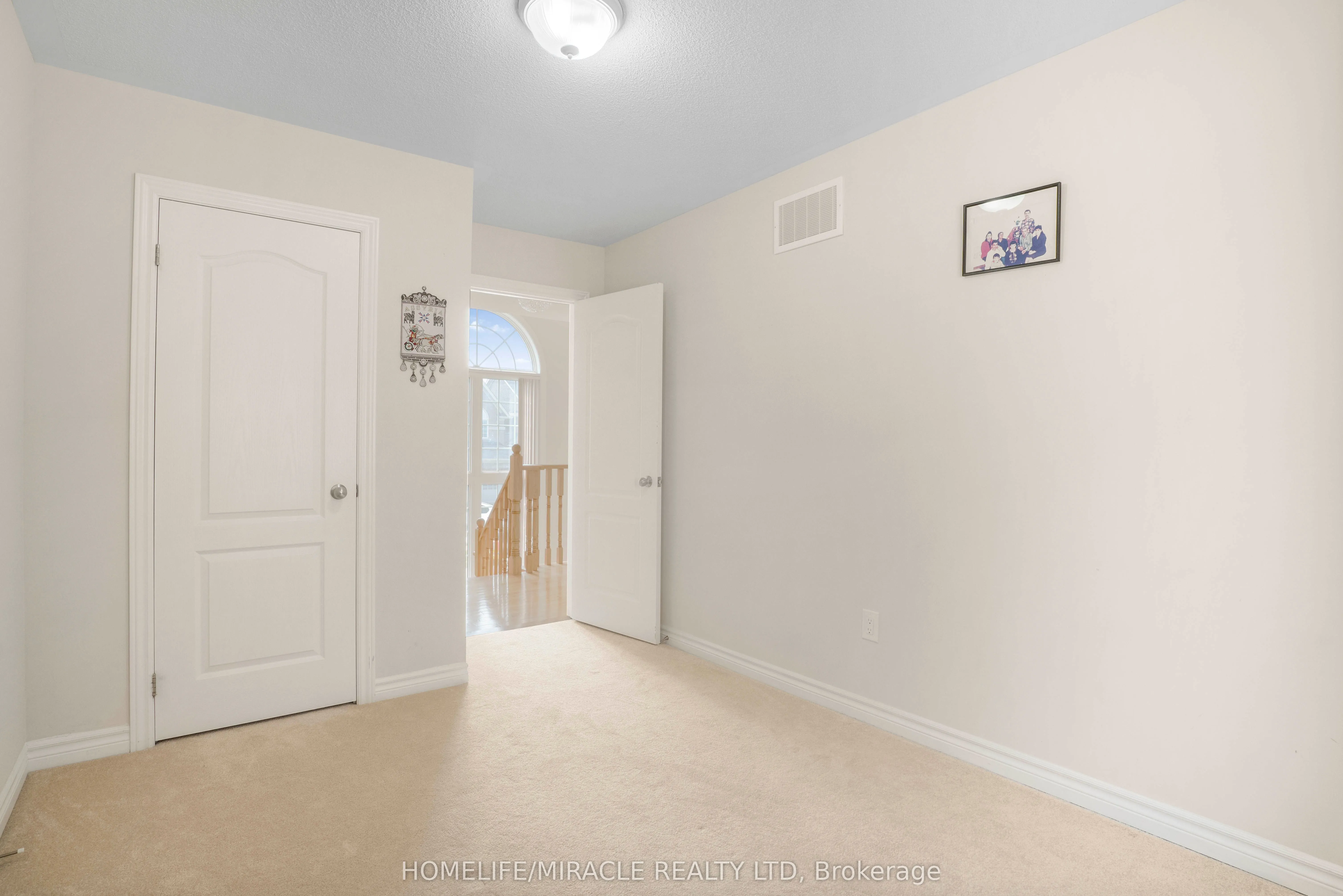 2215 Dawson Crescent