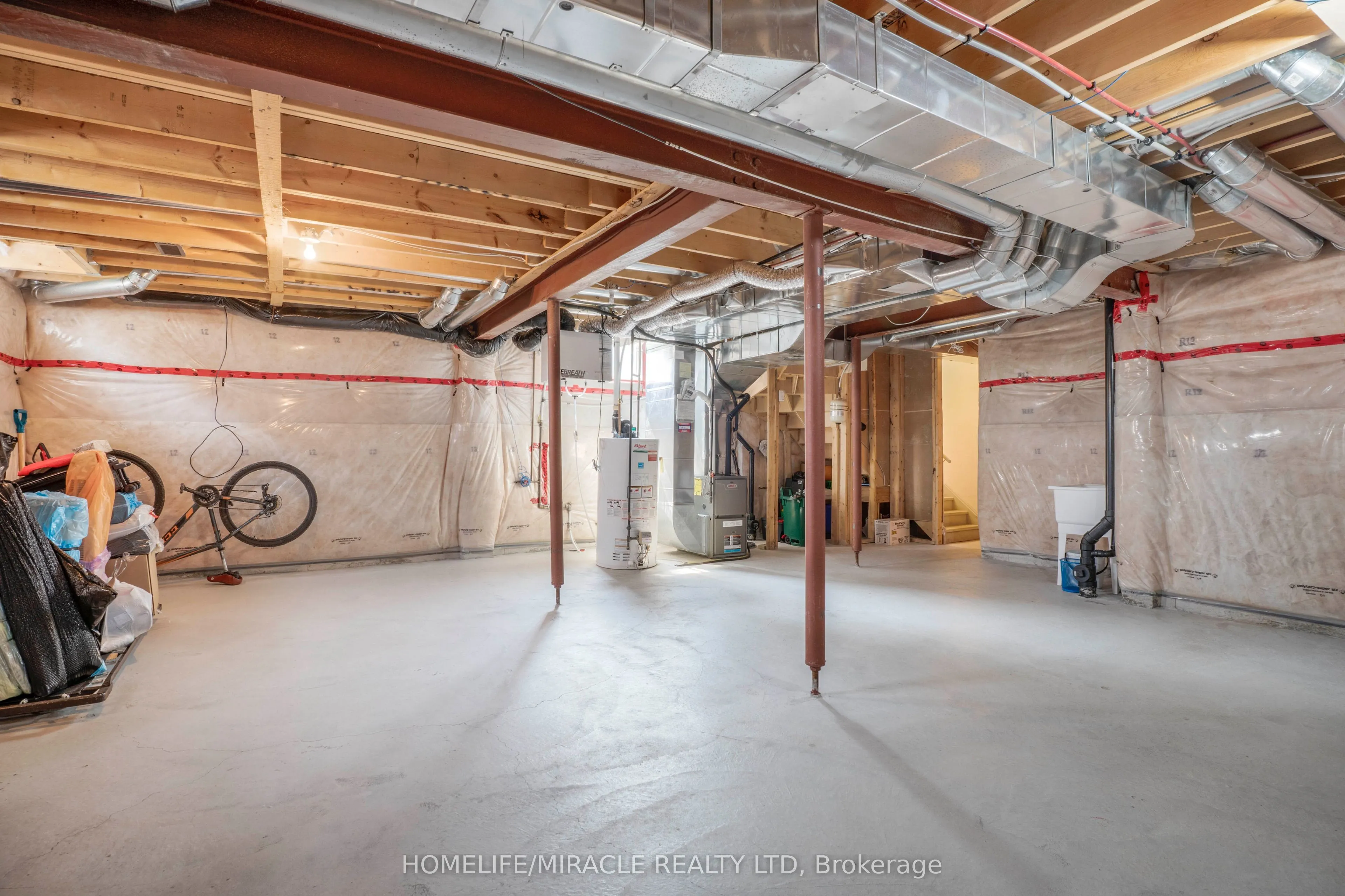 2215 Dawson Crescent