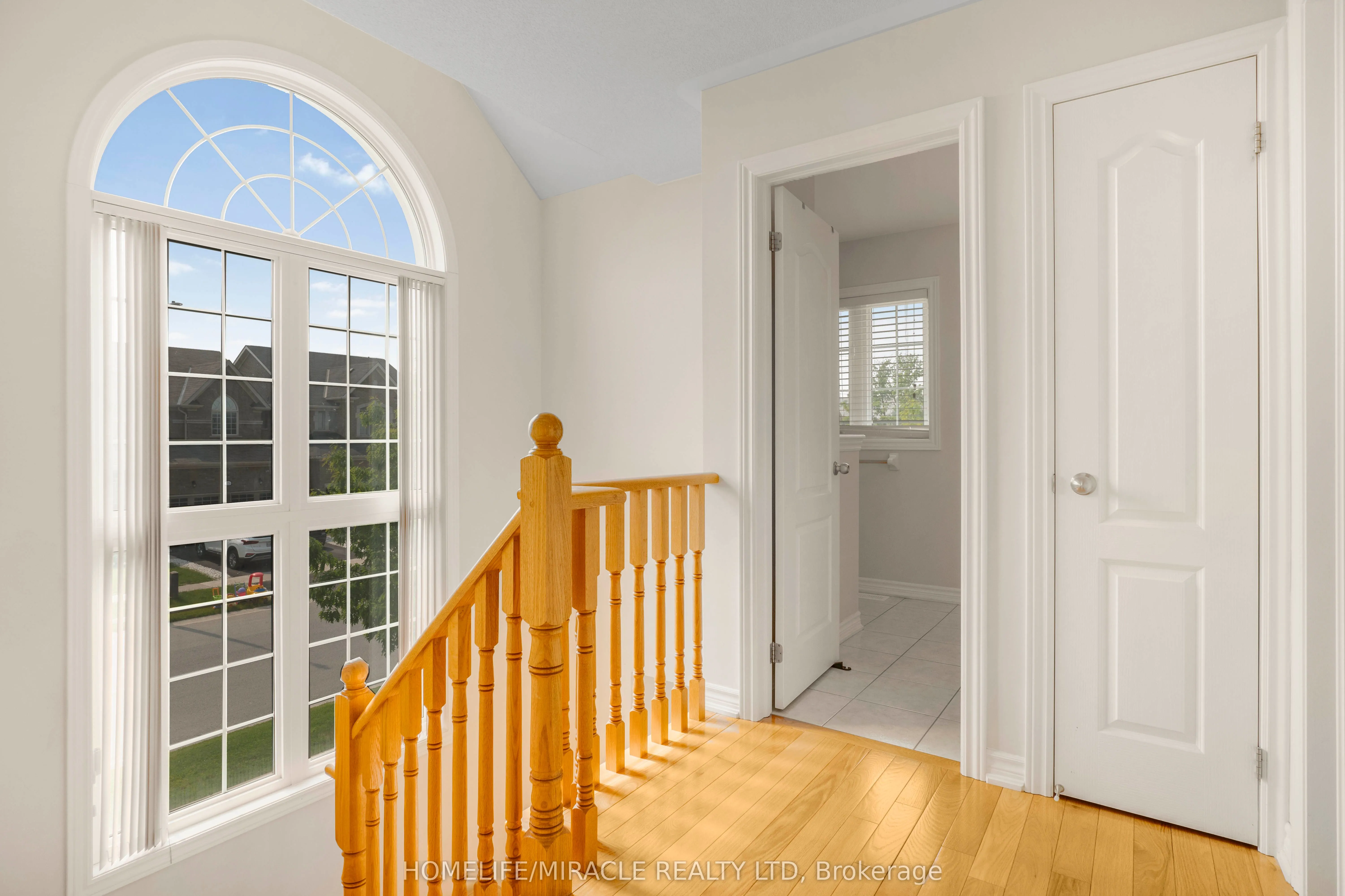 2215 Dawson Crescent