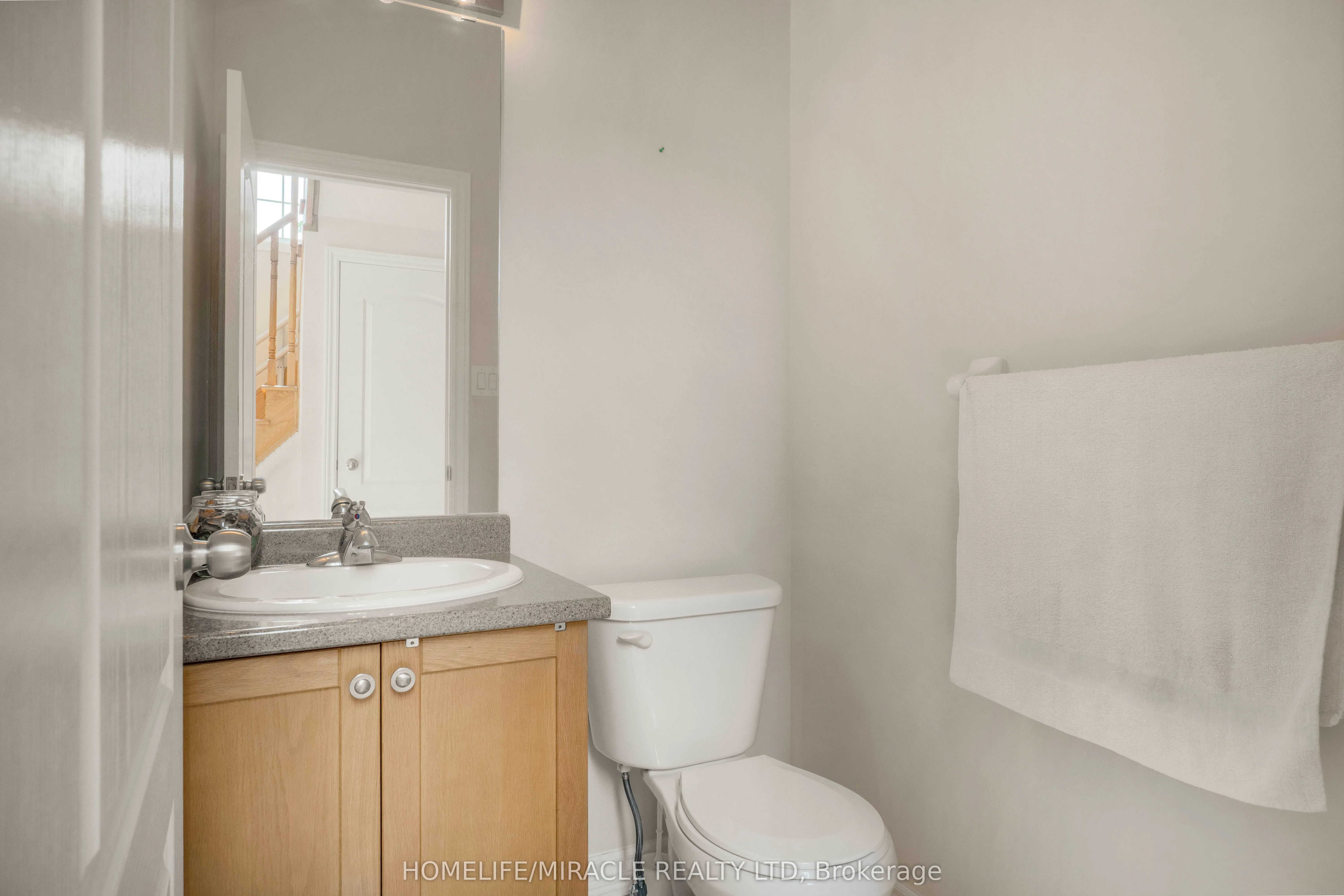 2215 Dawson Crescent