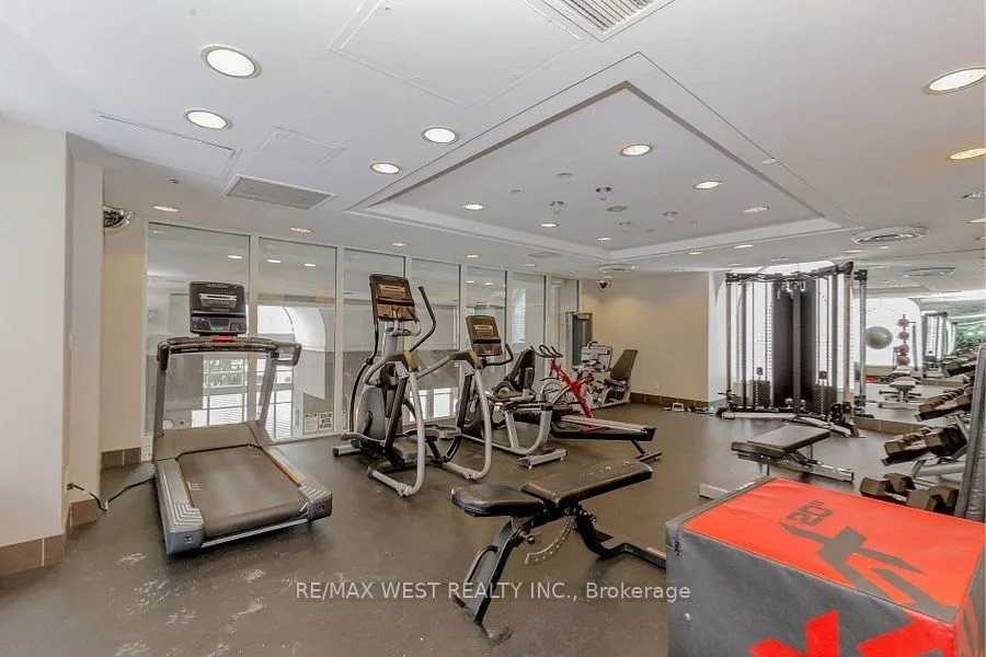 350 Red Maple Road, #802