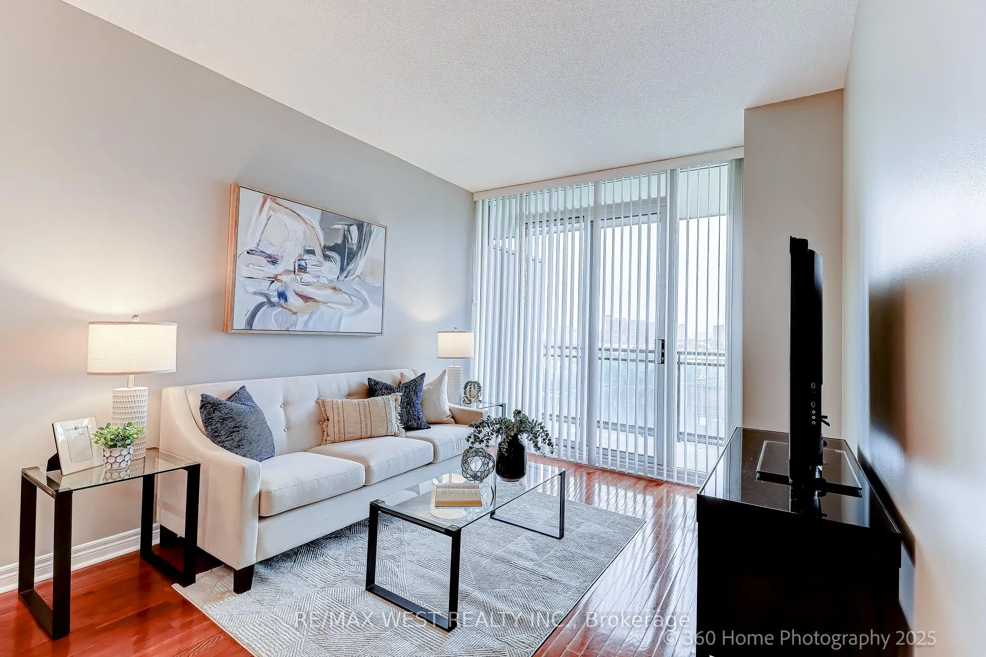 350 Red Maple Road, #802