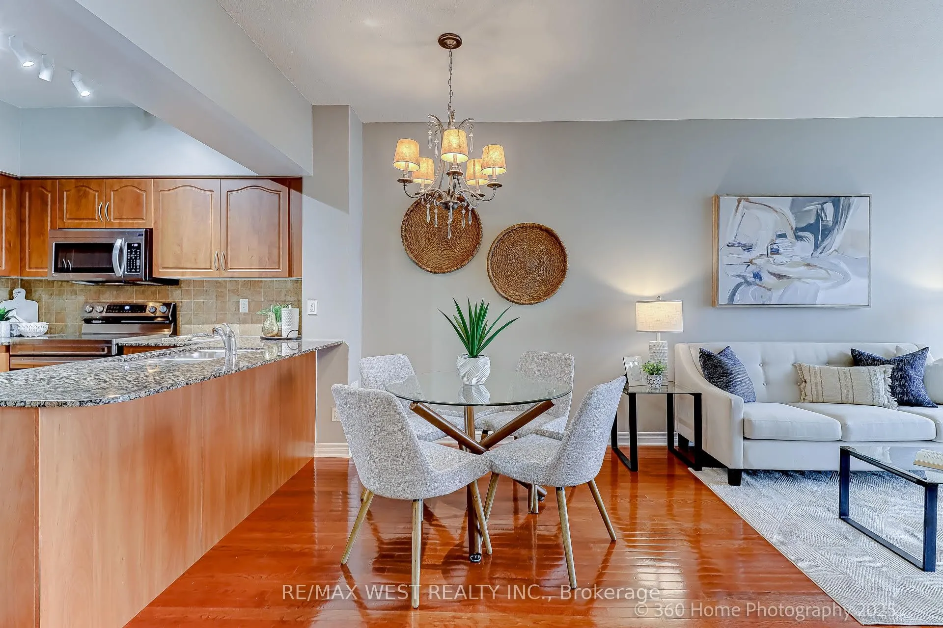 350 Red Maple Road, #802