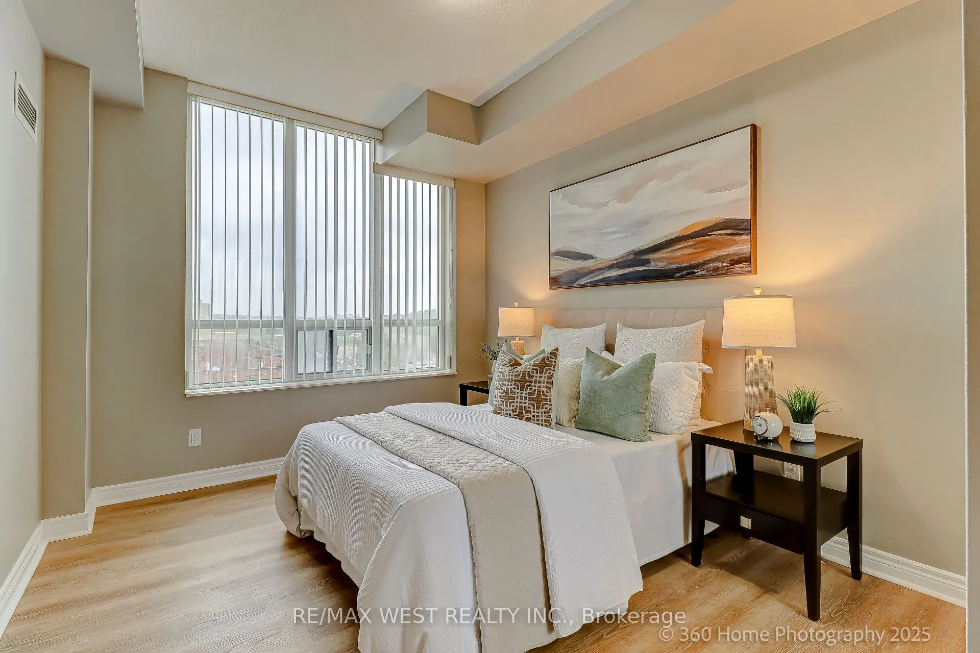 350 Red Maple Road, #802