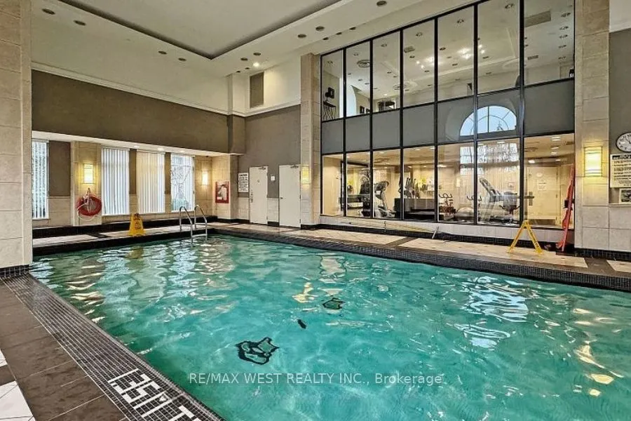 350 Red Maple Road, #802