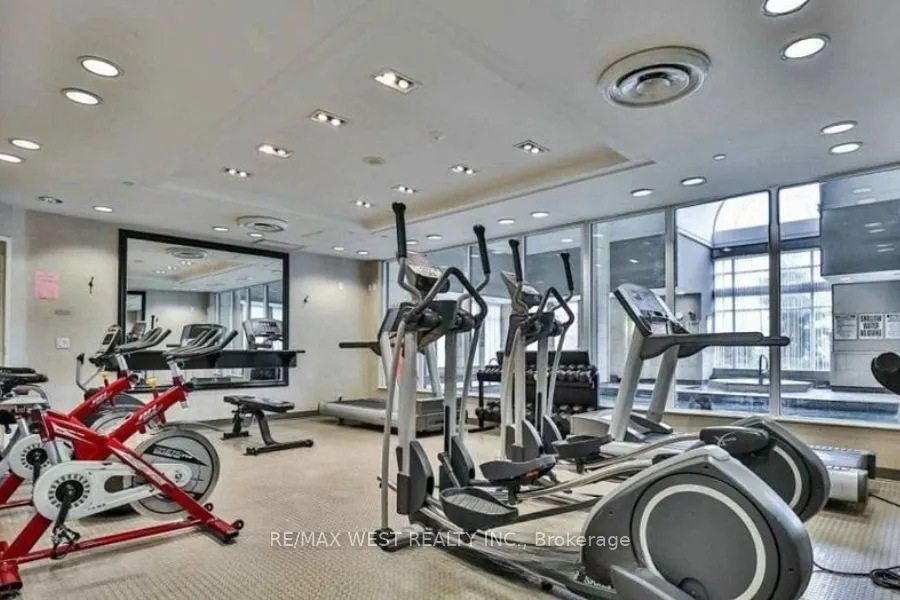 350 Red Maple Road, #802