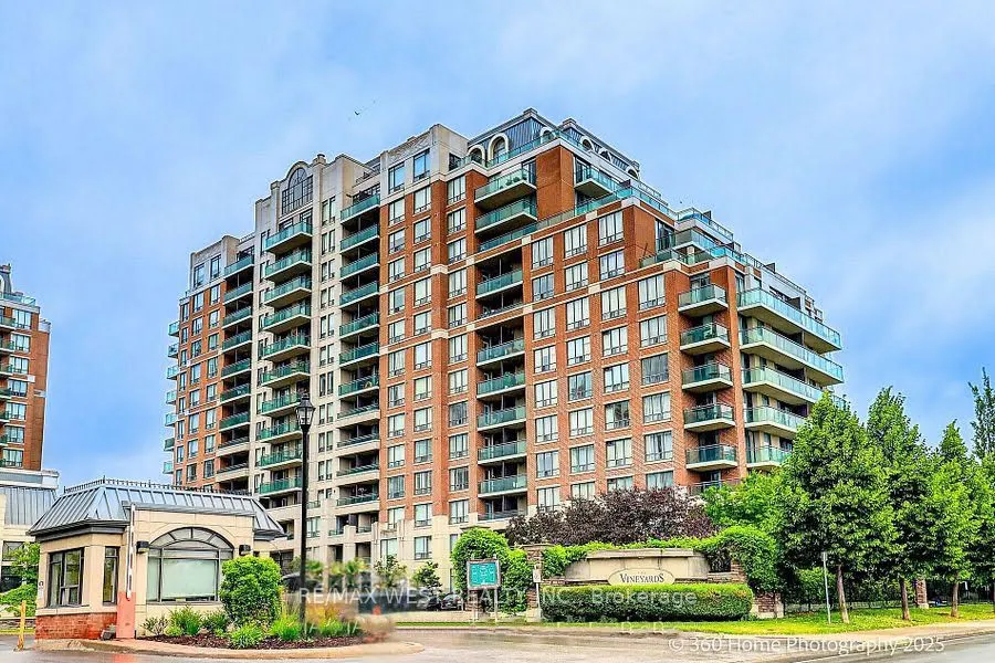 350 Red Maple Road, #802