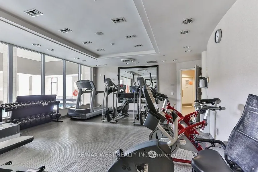 350 Red Maple Road, #802