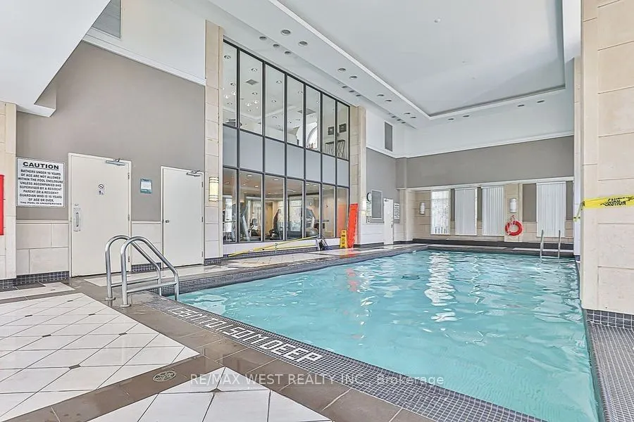 350 Red Maple Road, #802