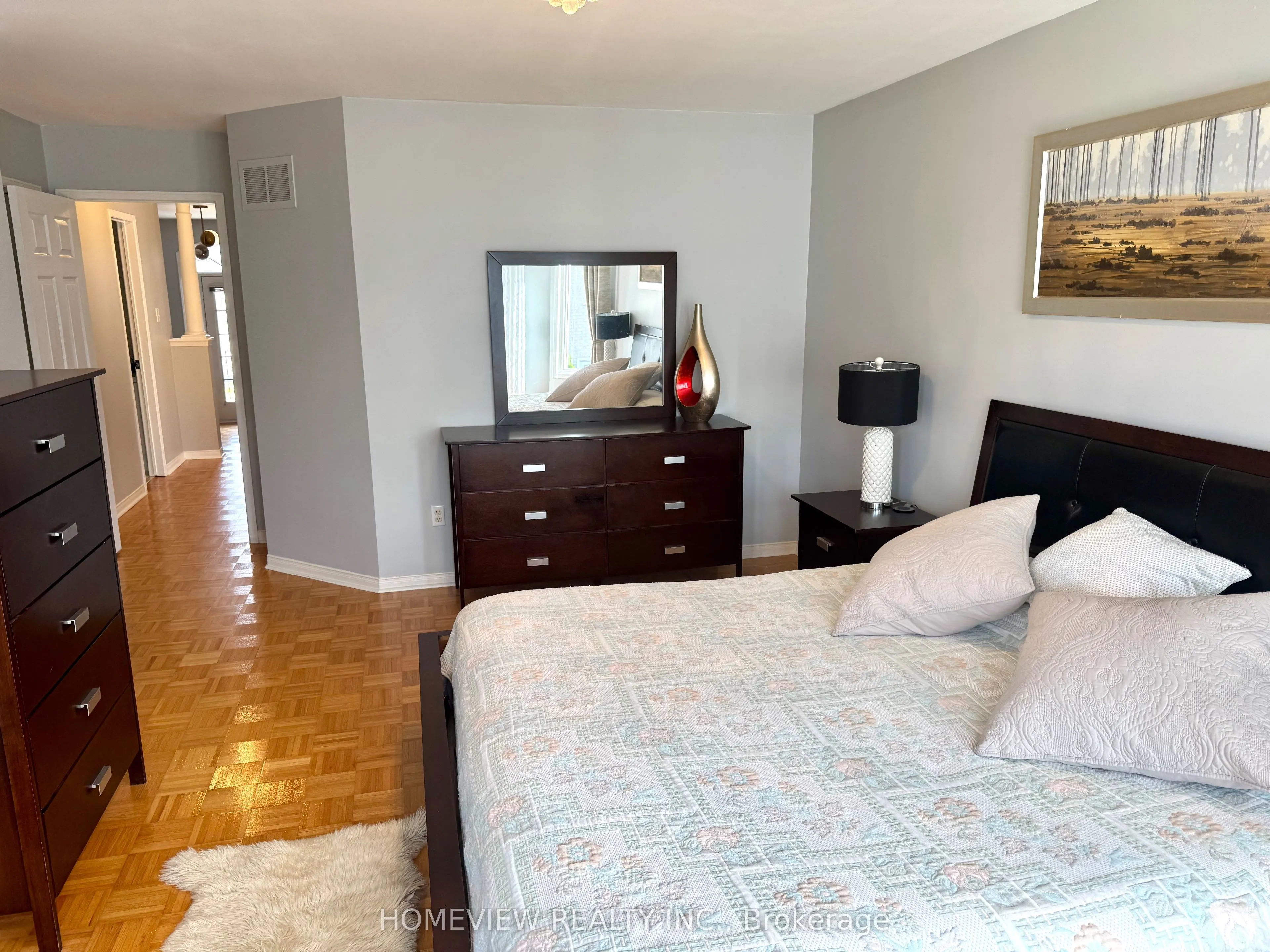 18 Blue Willow Drive E, #Upper Section