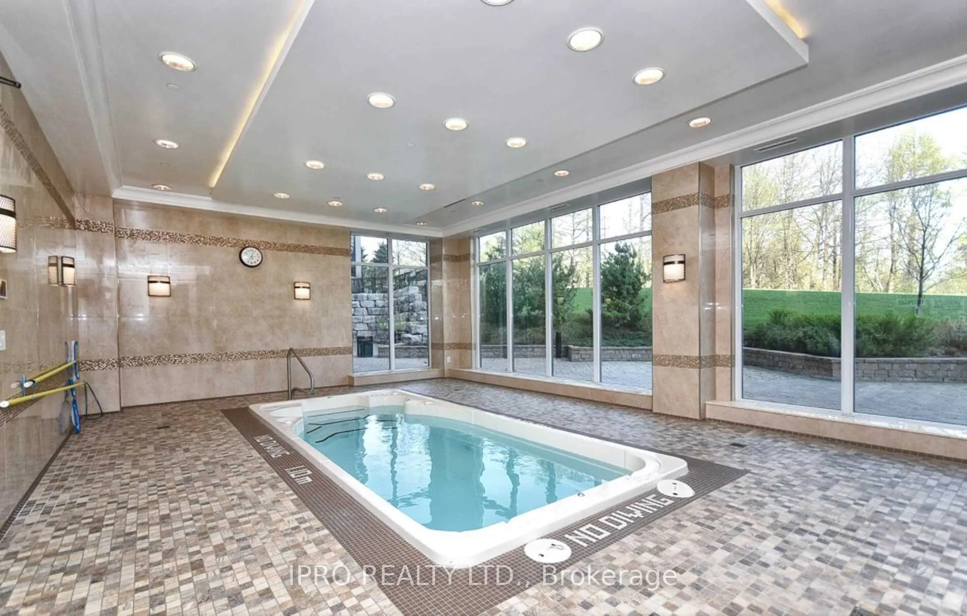 9255 Jane Street, #804