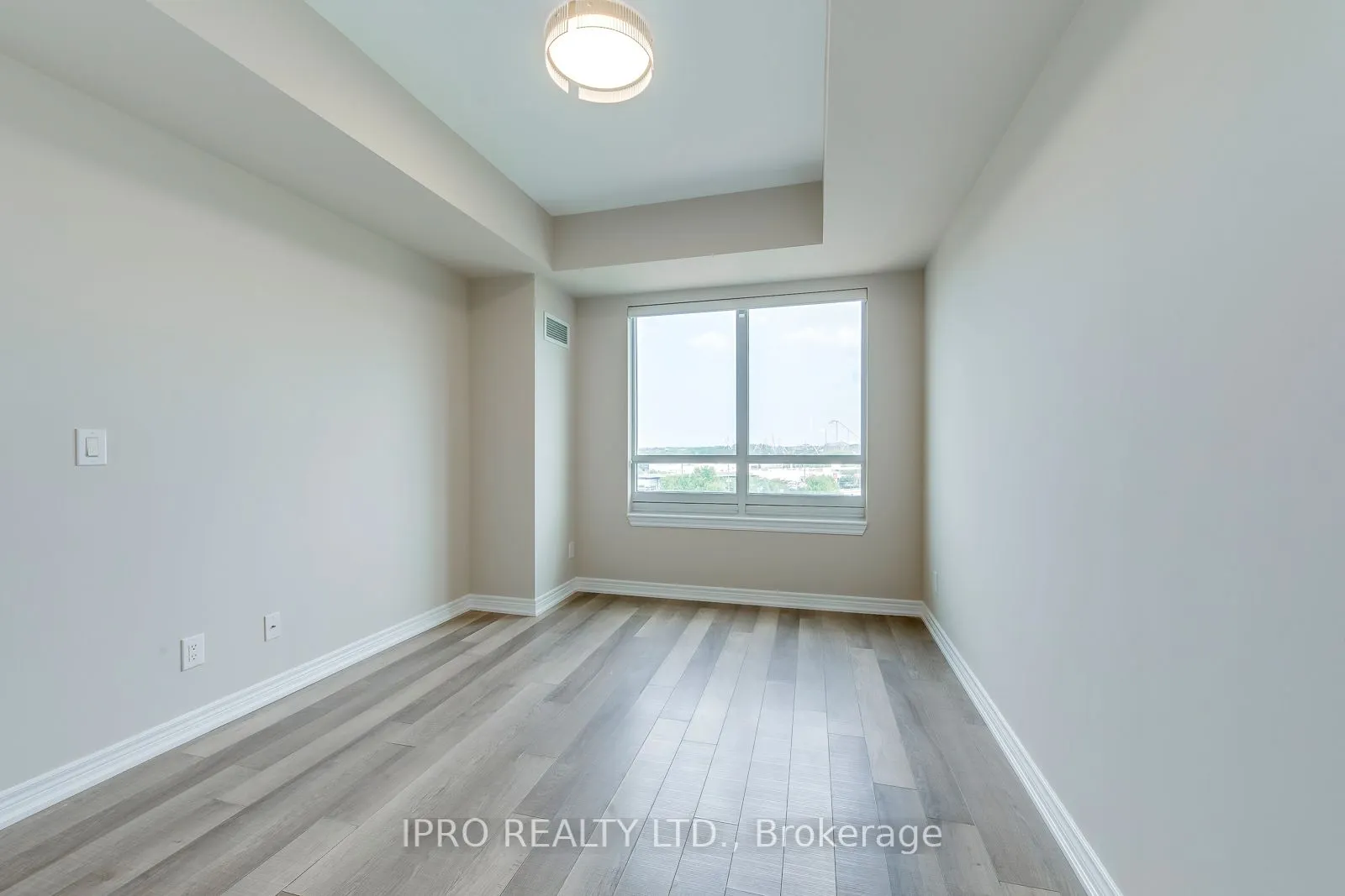 9255 Jane Street, #804