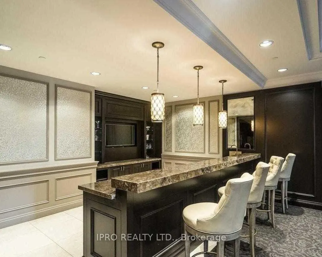 9255 Jane Street, #804