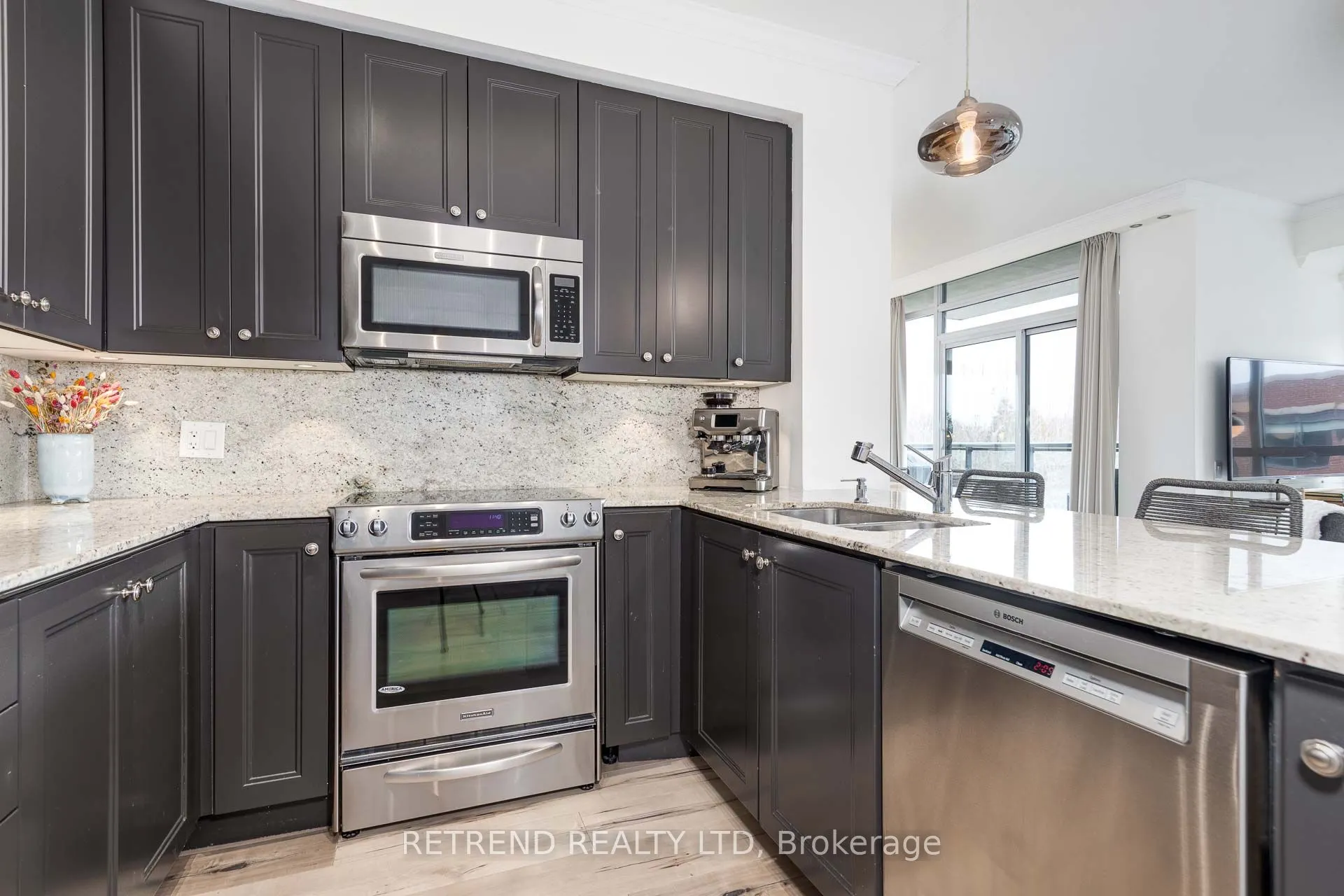 7608 Yonge Street, #541