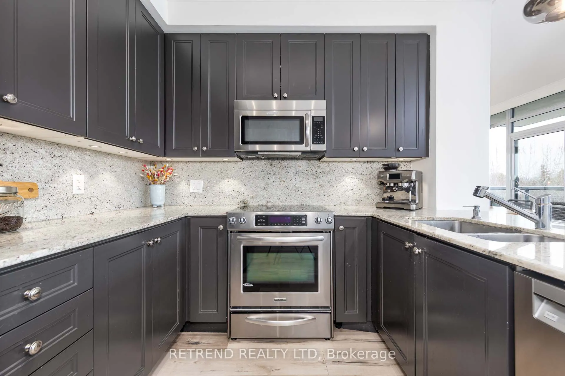 7608 Yonge Street, #541