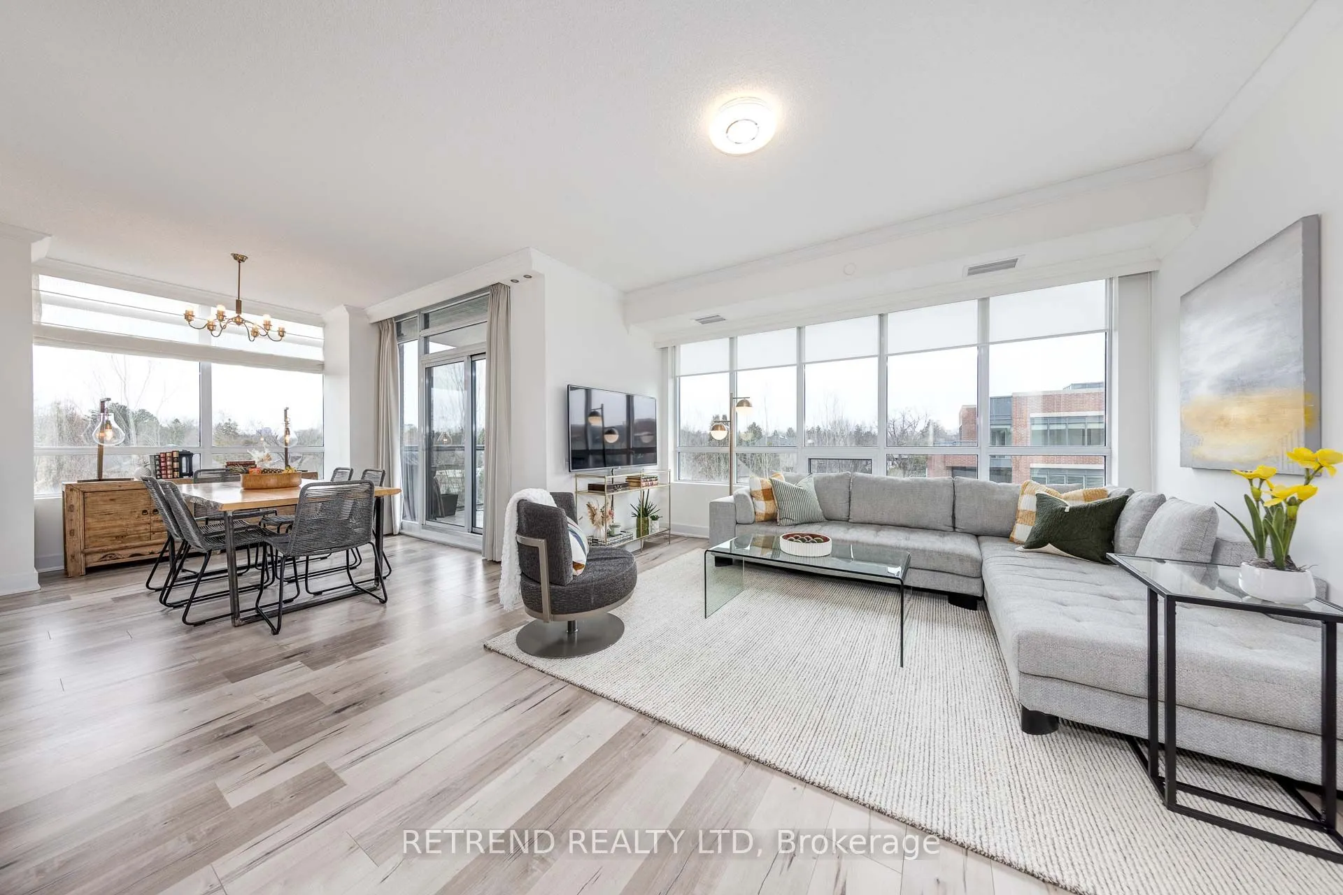7608 Yonge Street, #541