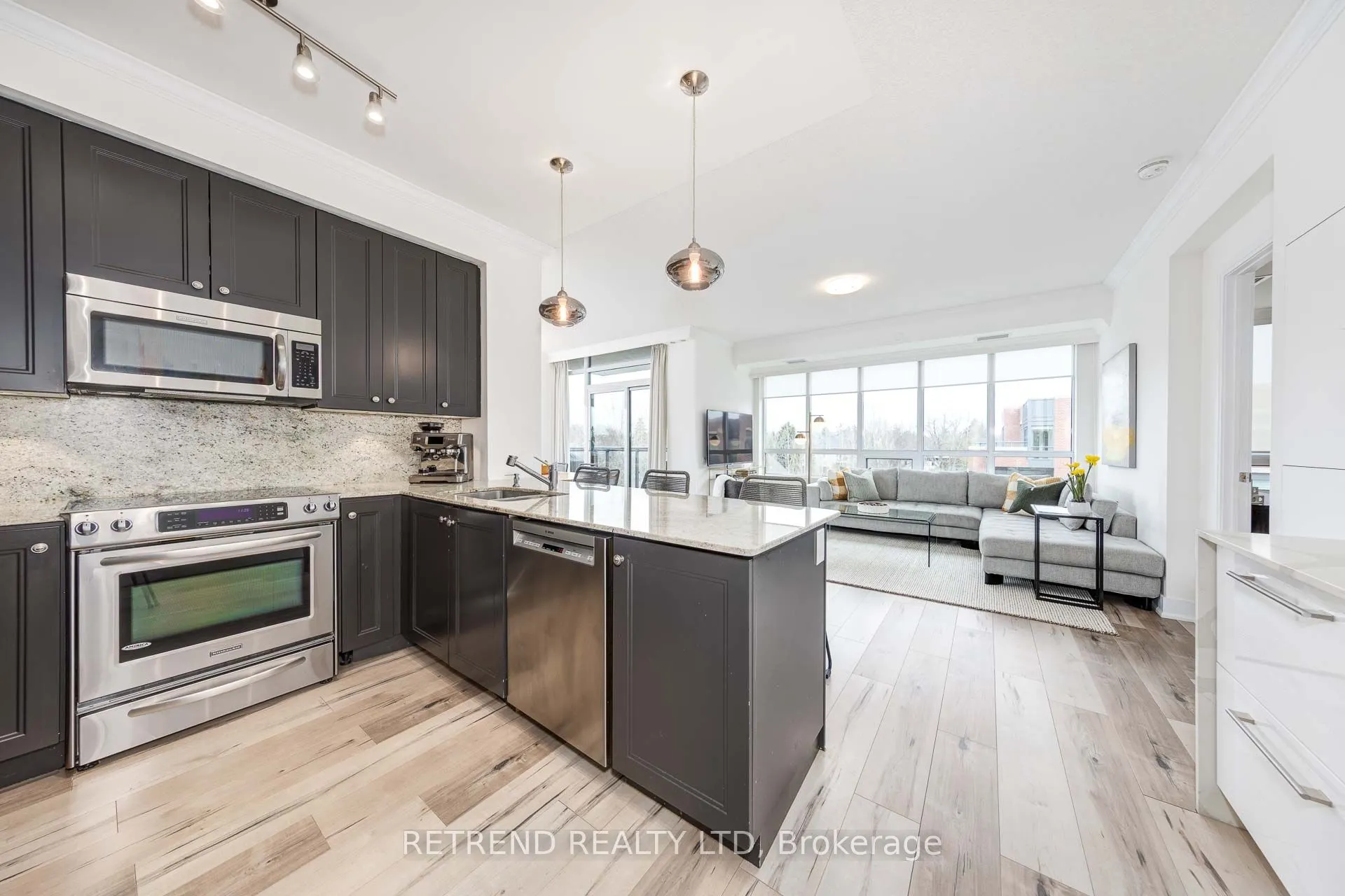 7608 Yonge Street, #541