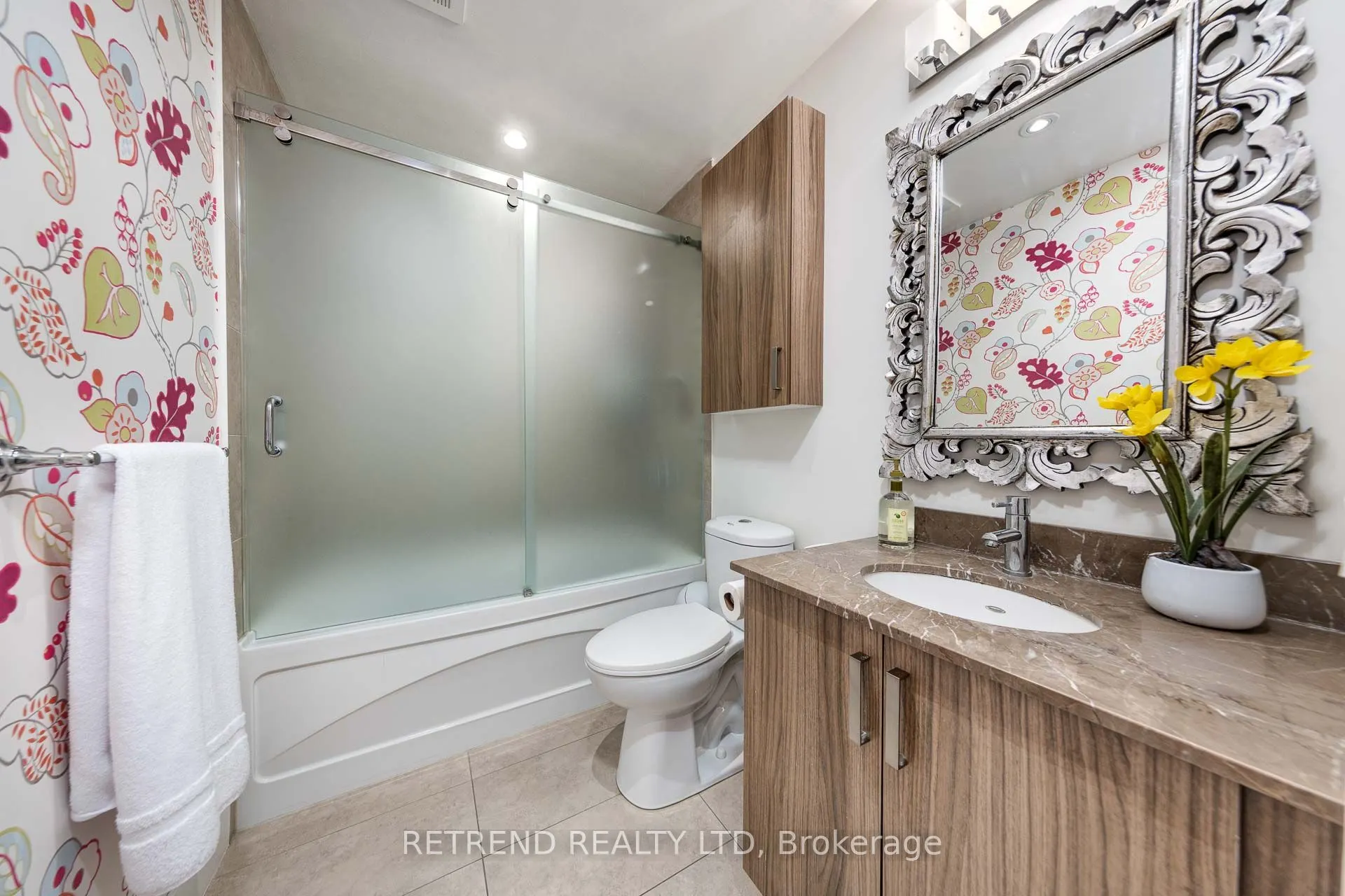 7608 Yonge Street, #541