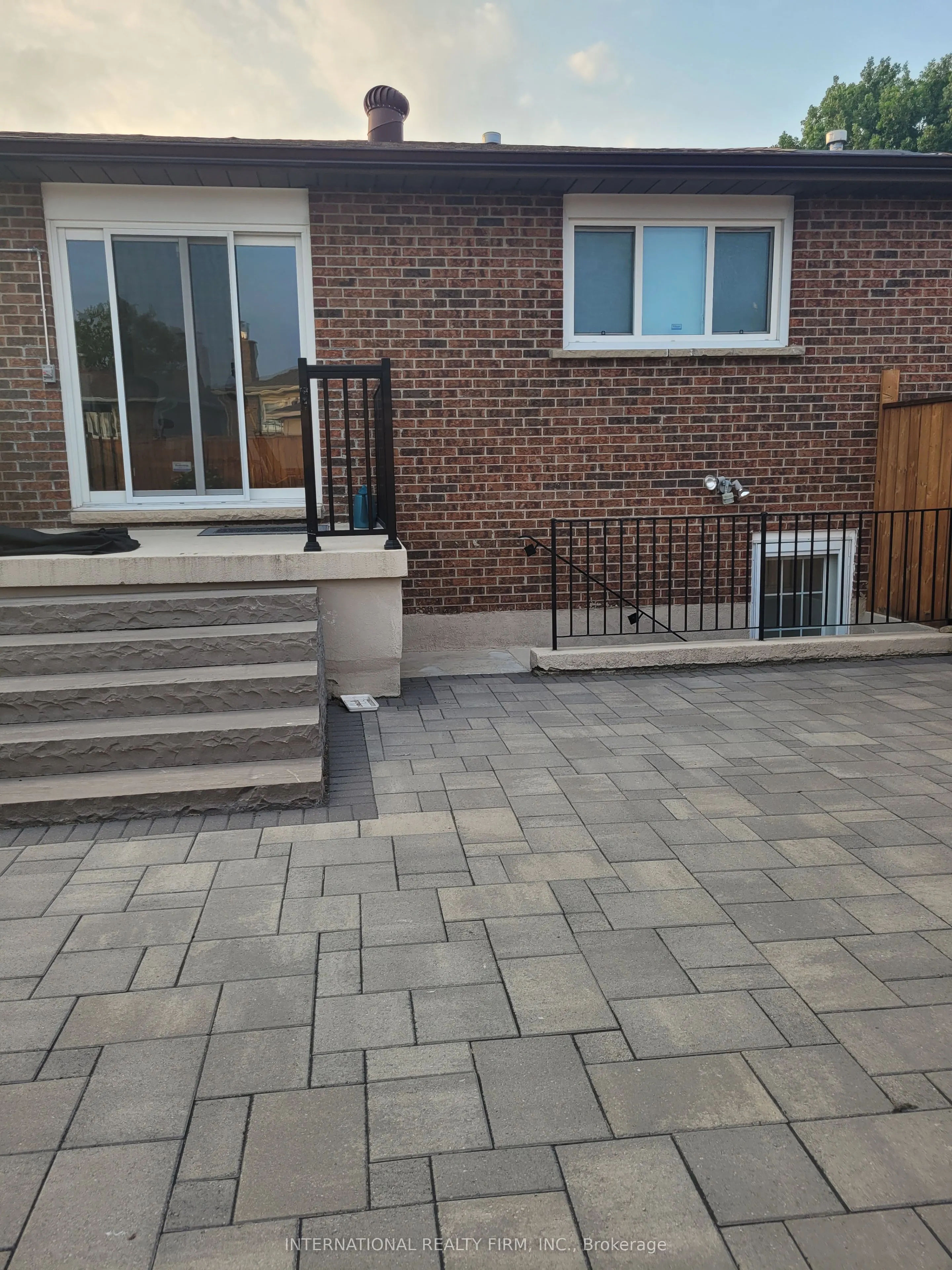 49 Avon Crescent