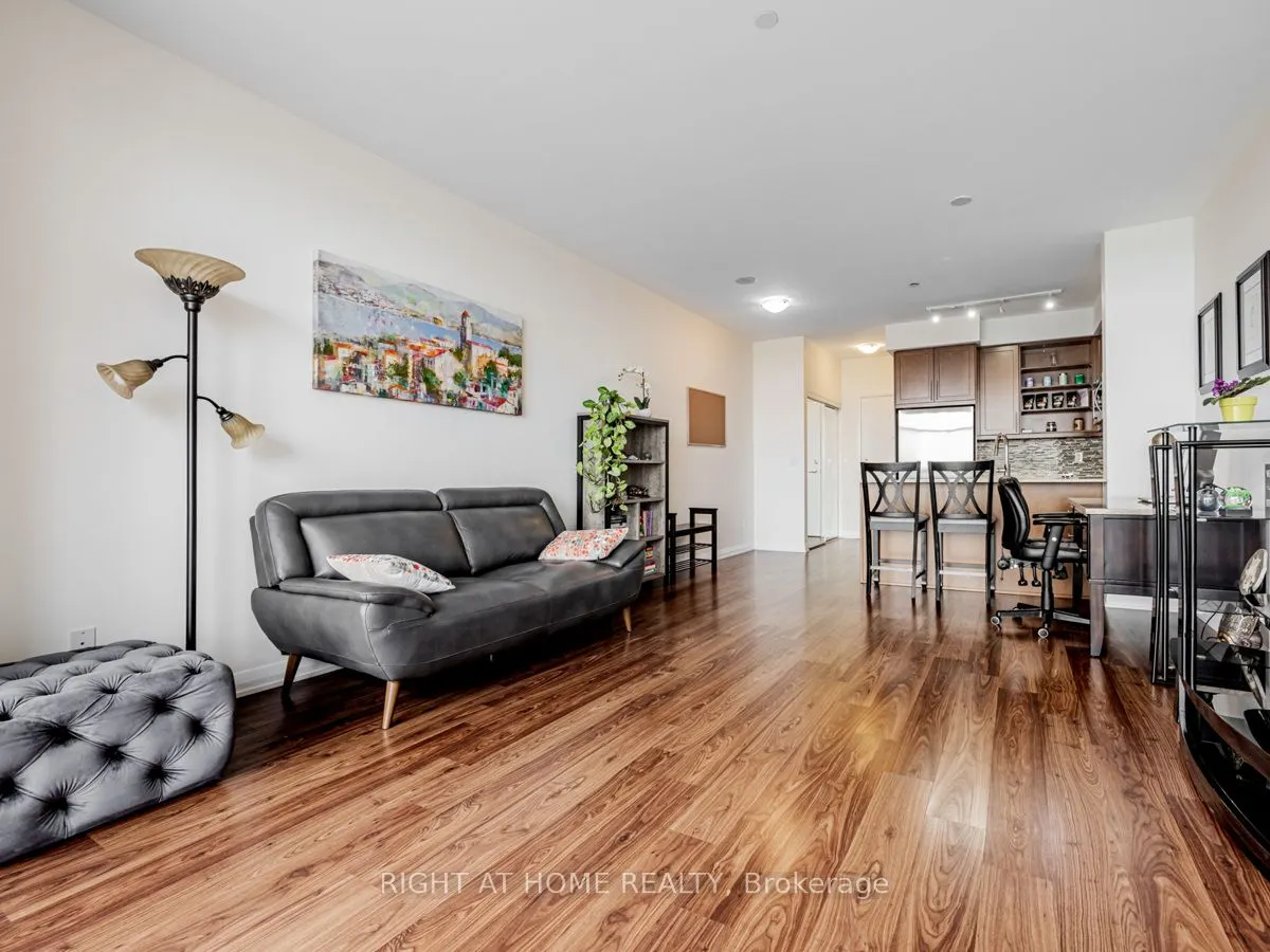 65 Oneida Crescent, #1010