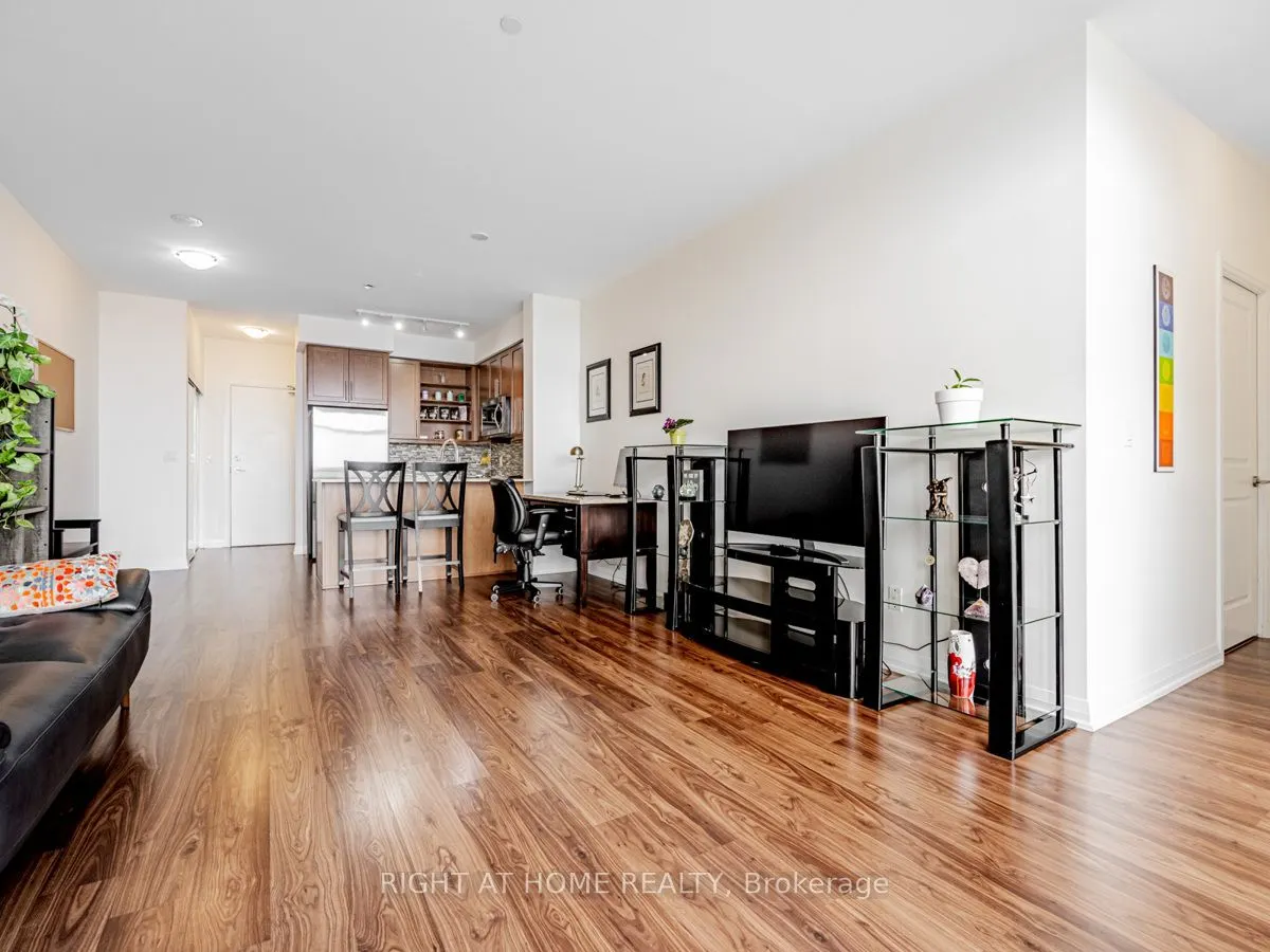 65 Oneida Crescent, #1010