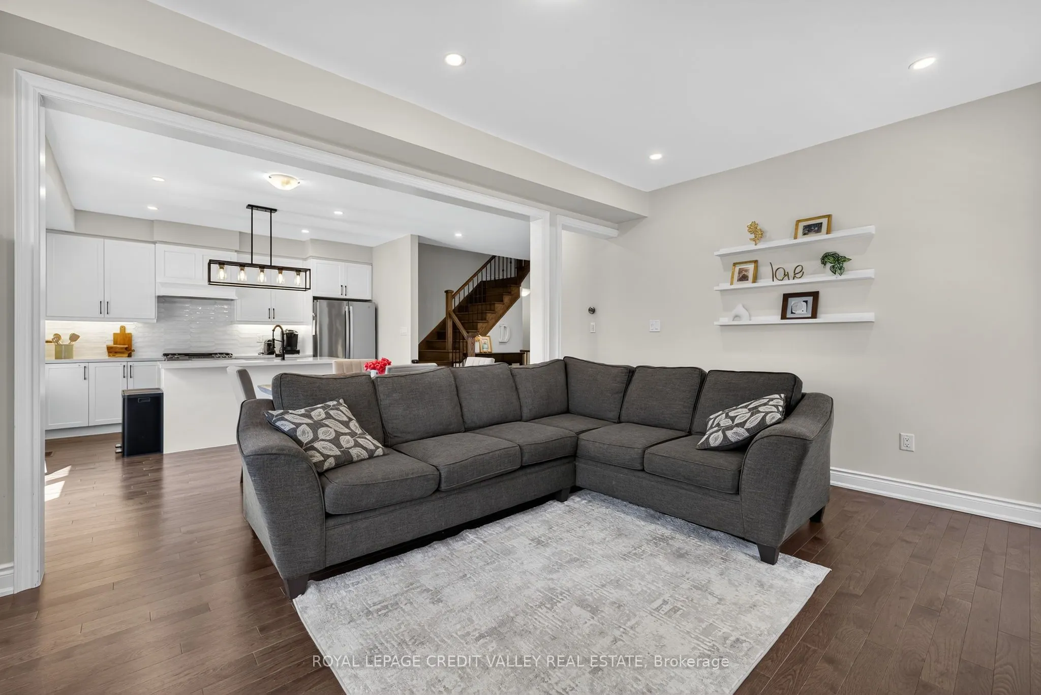 29 Janes Crescent