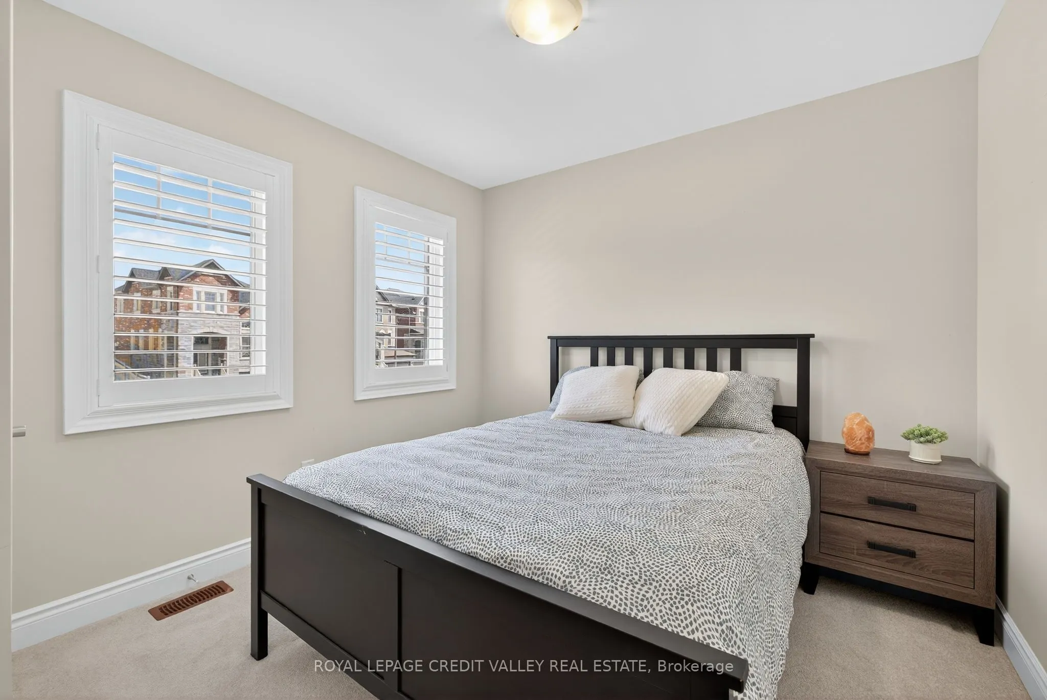 29 Janes Crescent