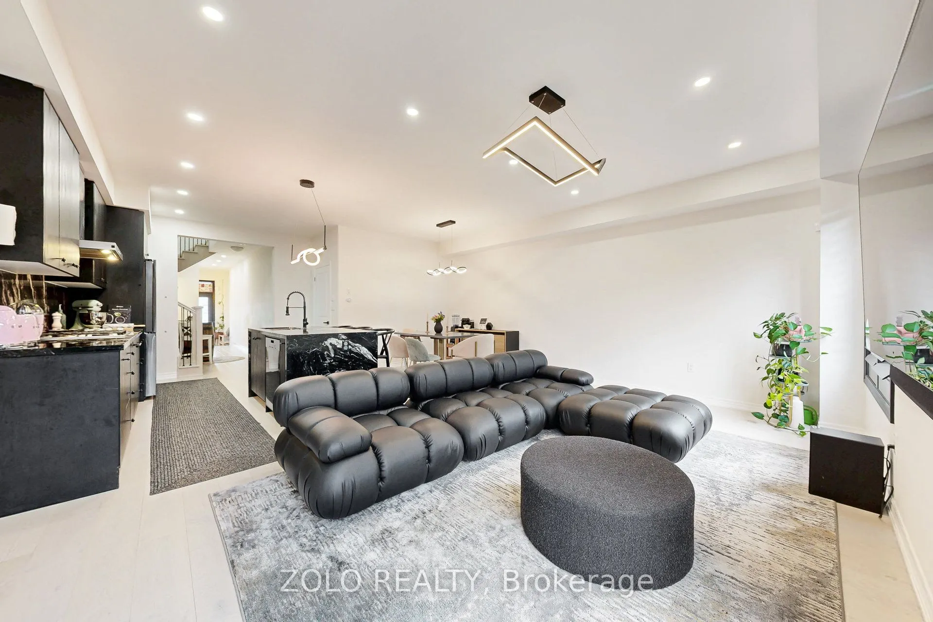 576 Barons Street