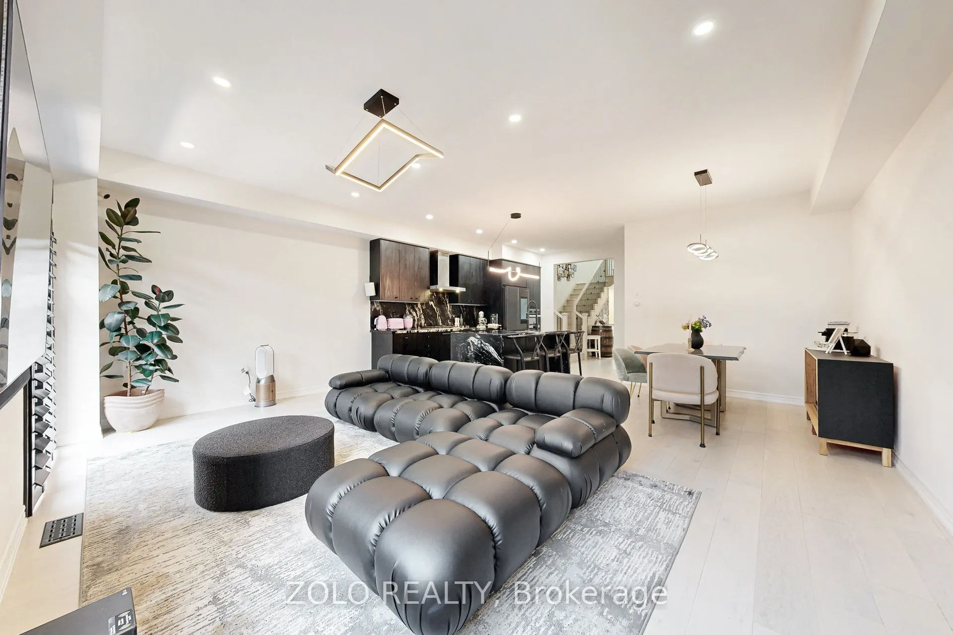 576 Barons Street