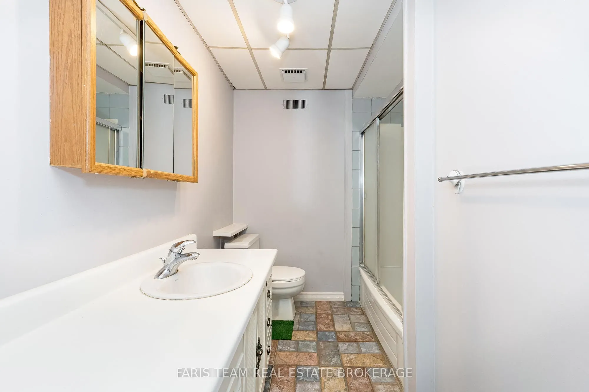 6234 Yonge Street