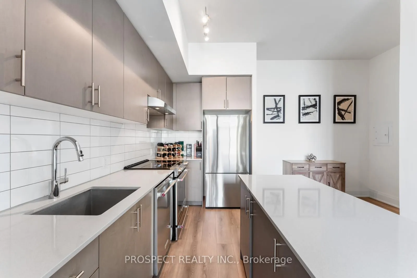 9000 Jane Street, #708