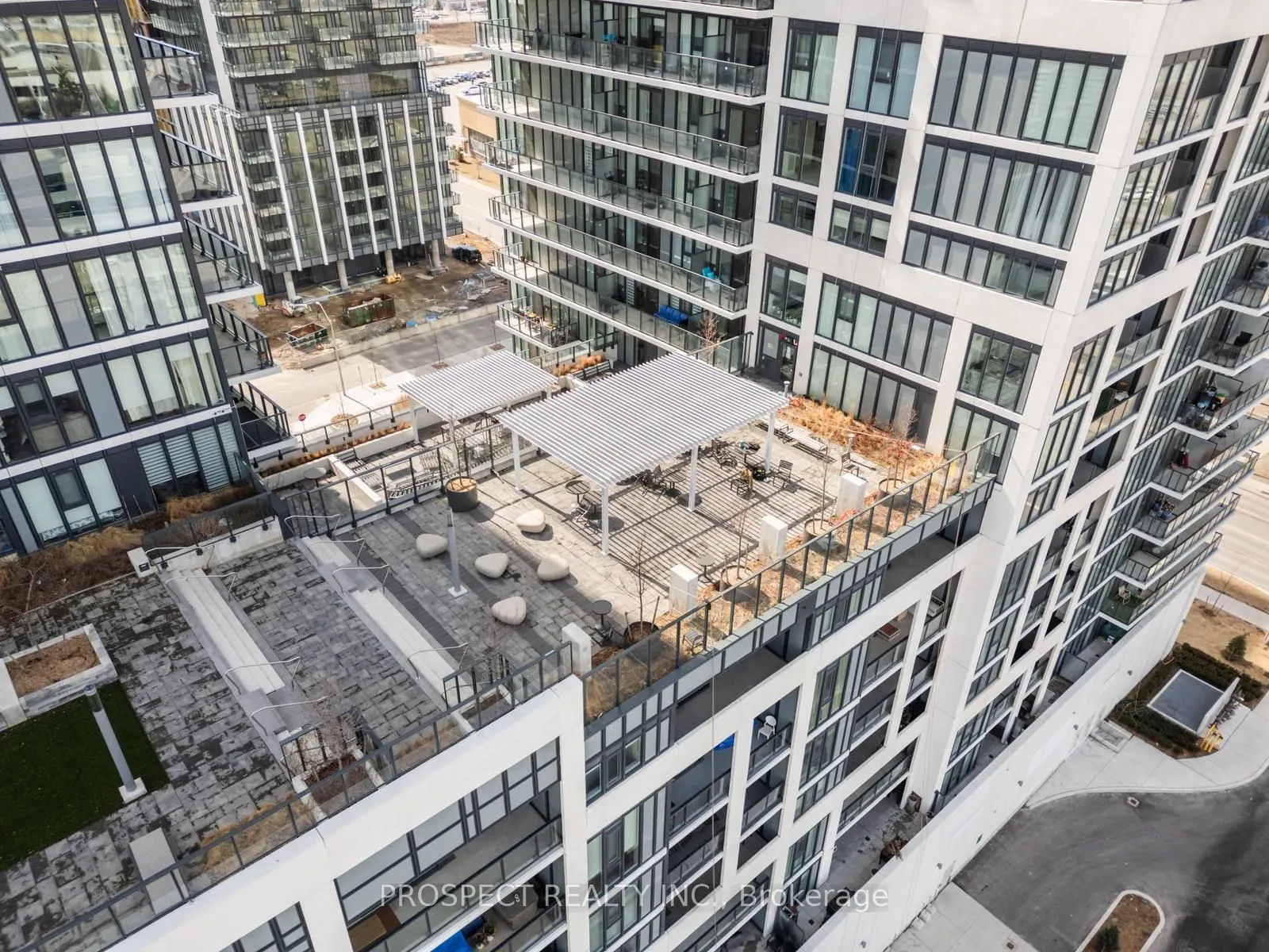9000 Jane Street, #708