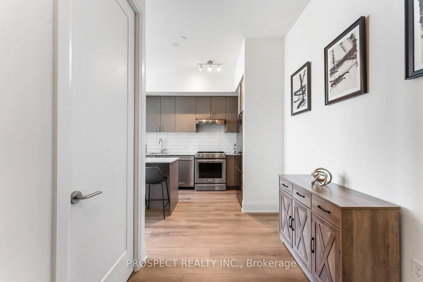 9000 Jane Street, #708