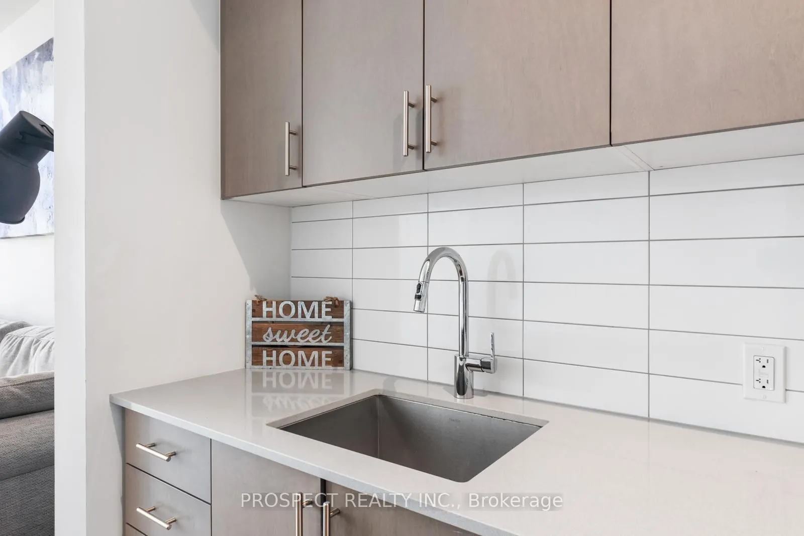 9000 Jane Street, #708