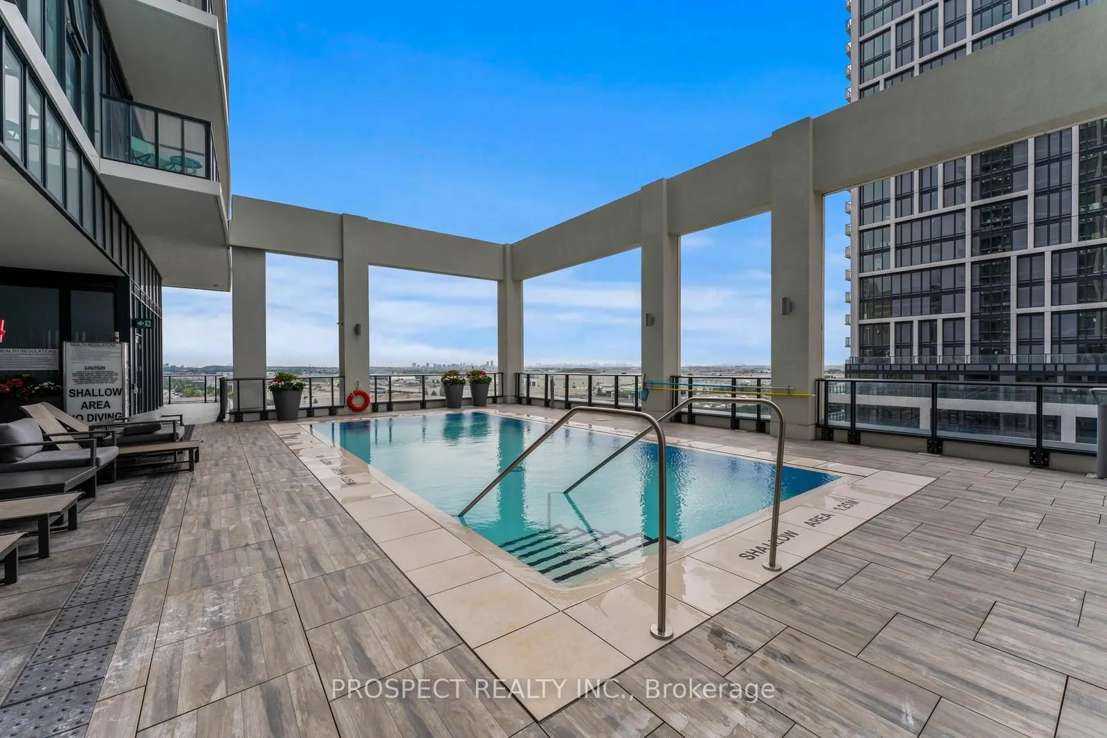 9000 Jane Street, #708