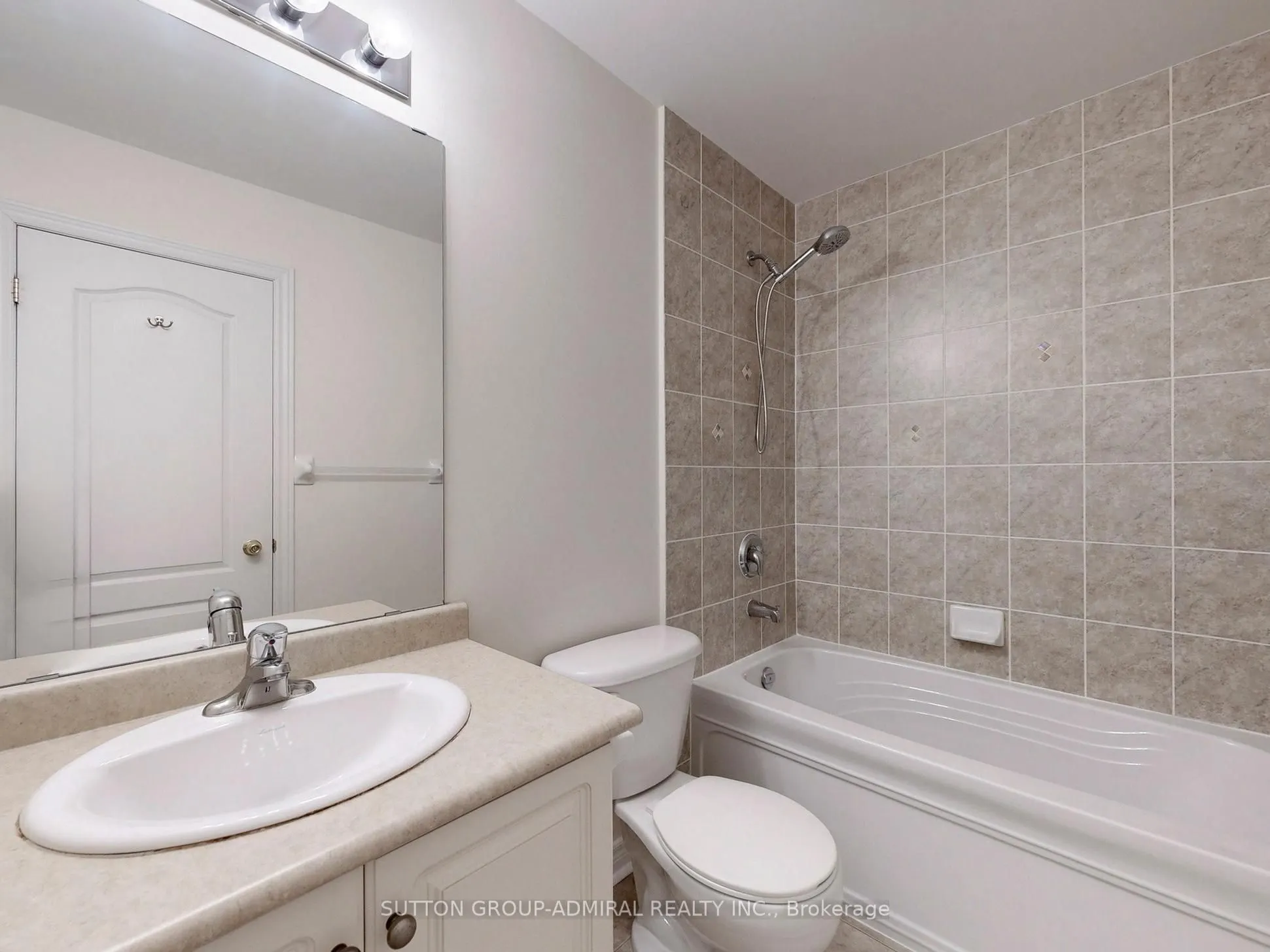 700 Summeridge Drive, #11