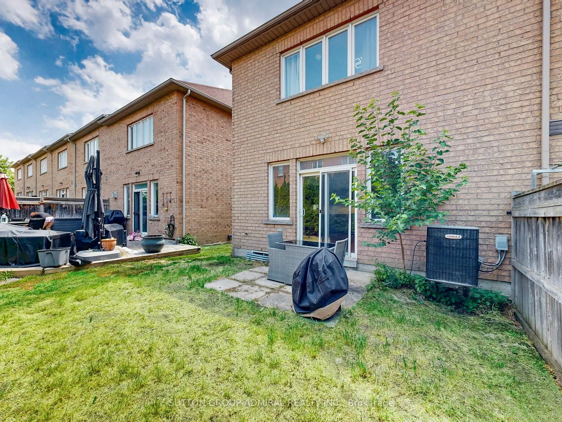 700 Summeridge Drive, #11
