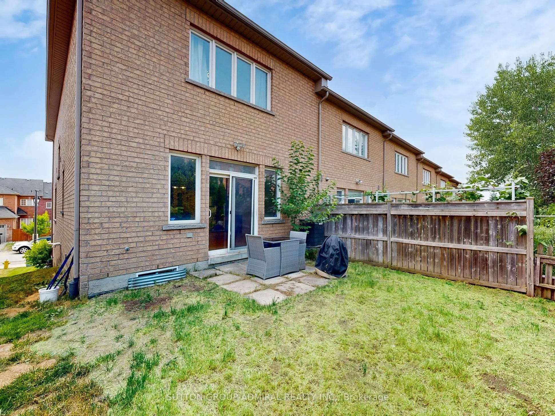 700 Summeridge Drive, #11