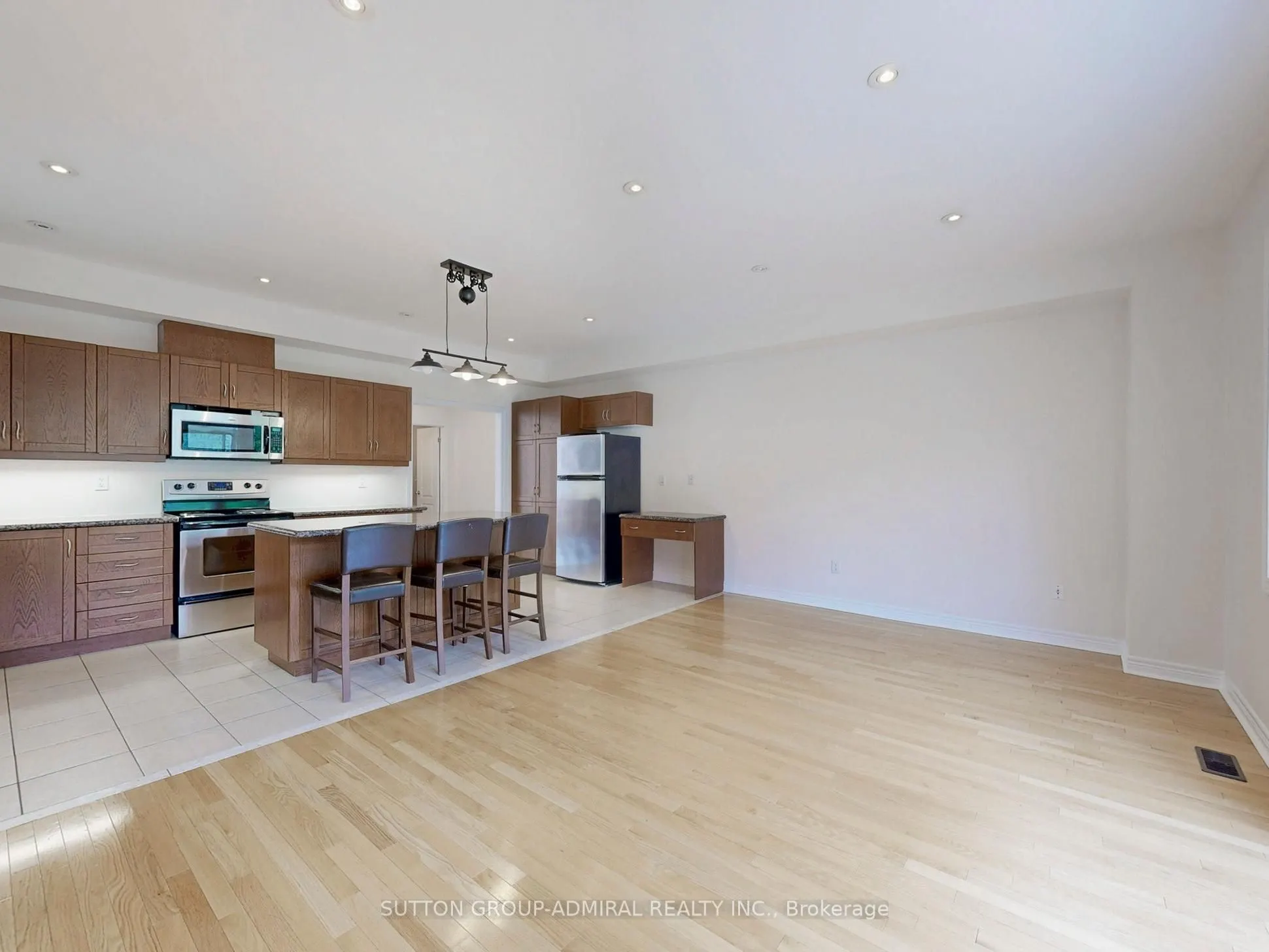 700 Summeridge Drive, #11