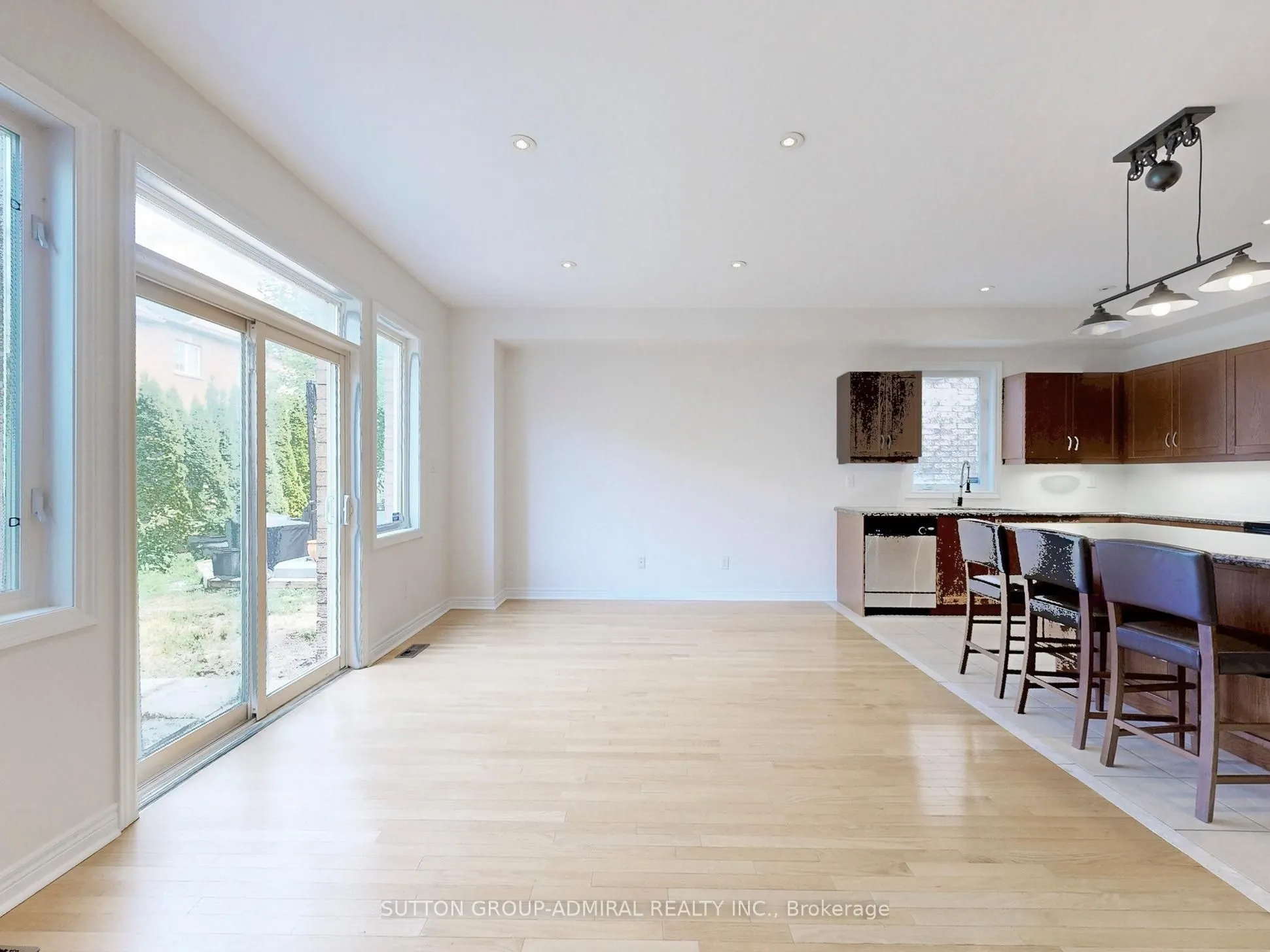 700 Summeridge Drive, #11