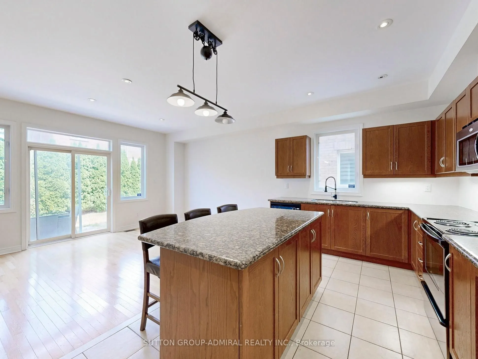 700 Summeridge Drive, #11