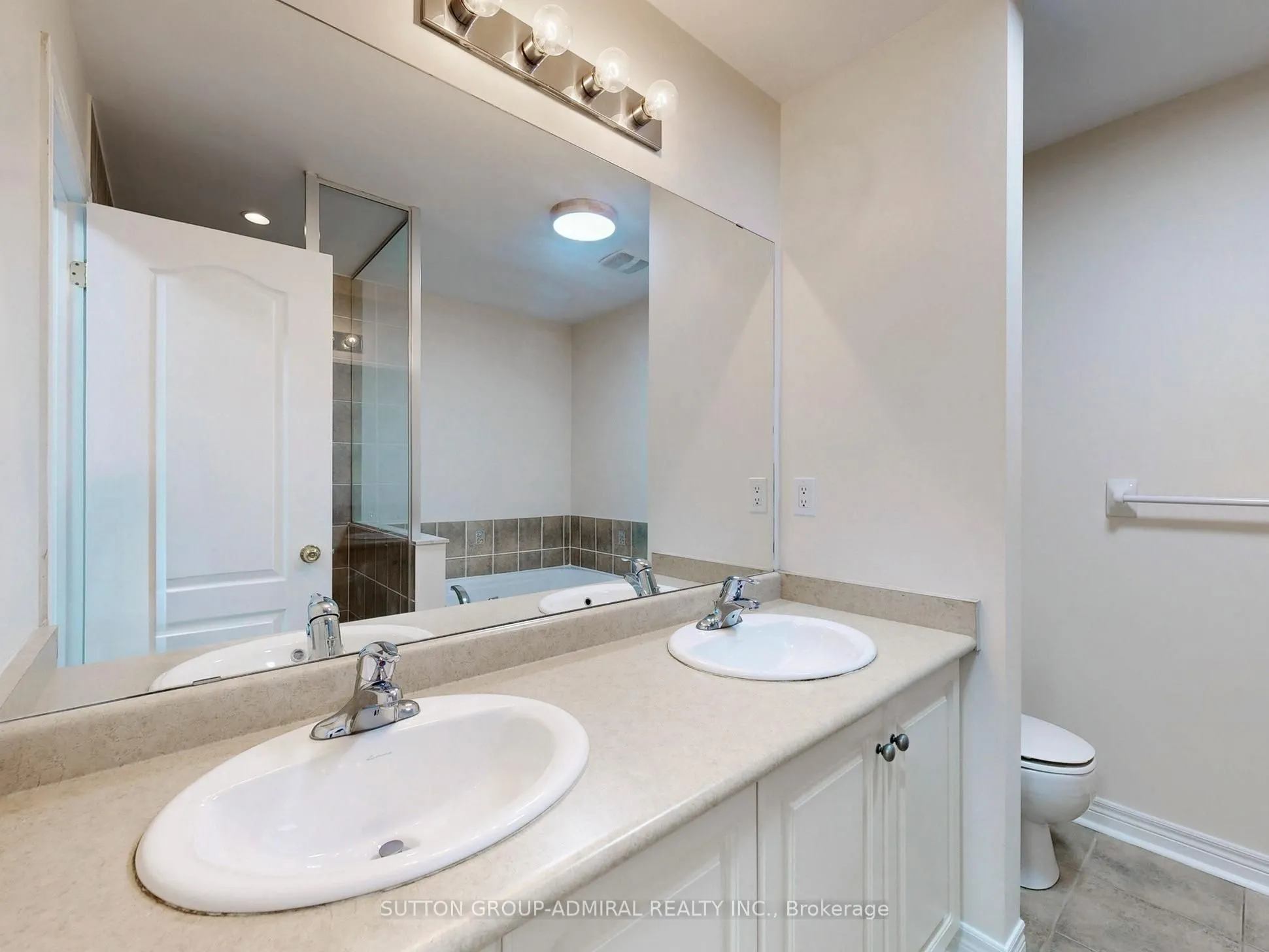 700 Summeridge Drive, #11