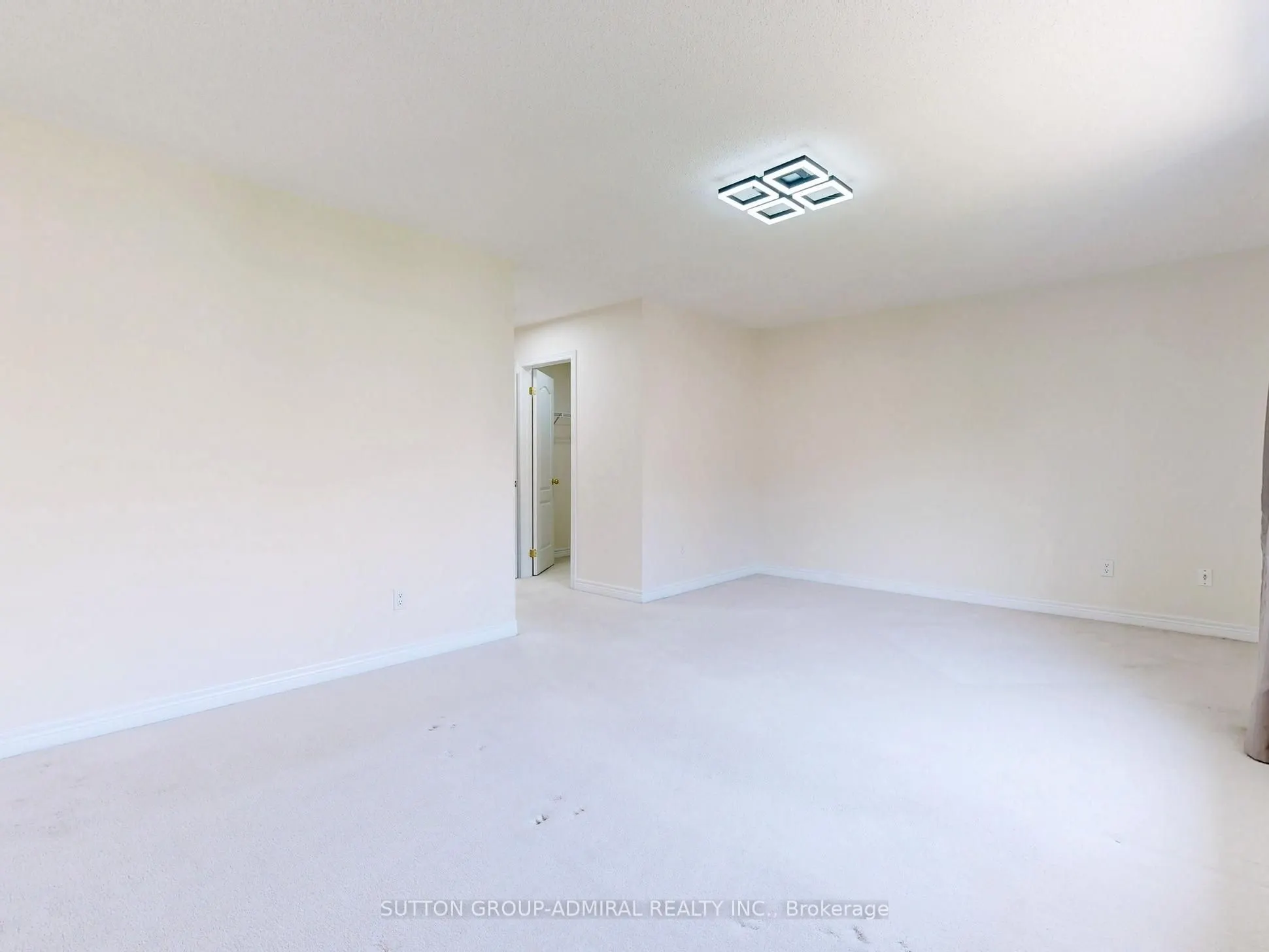 700 Summeridge Drive, #11
