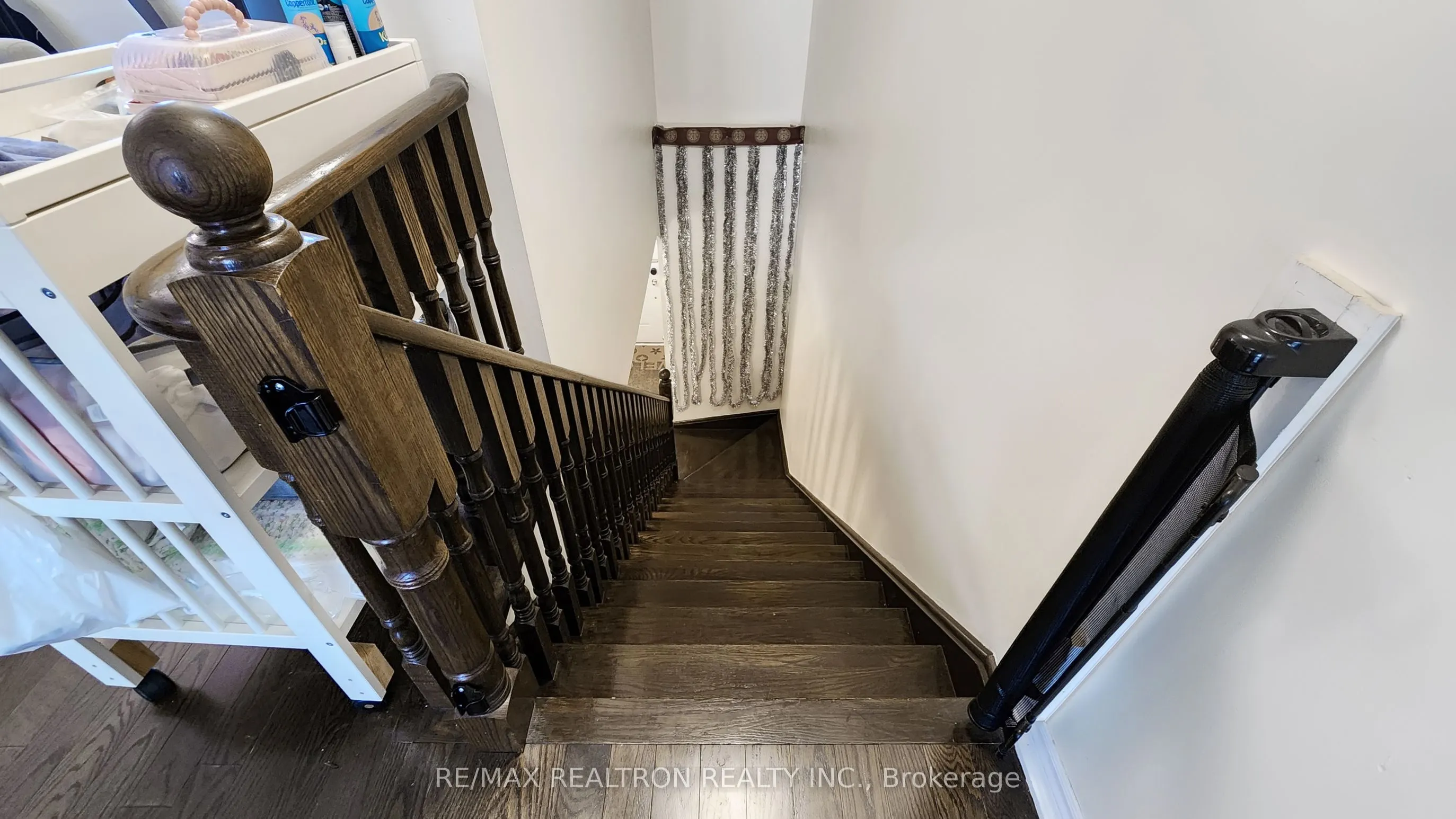 48 Cathedral High Street, #Upper Level