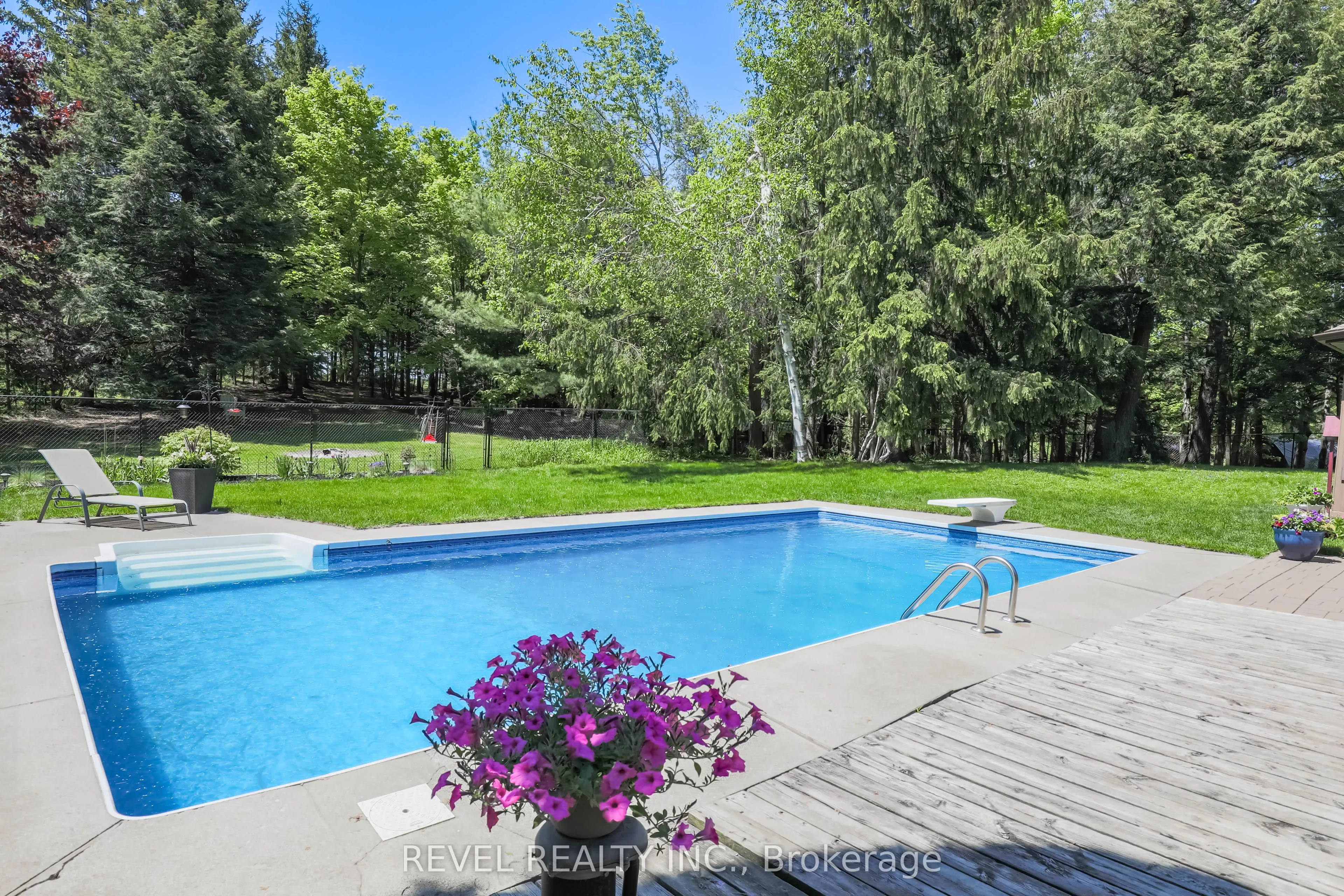 20 The Pines Lane