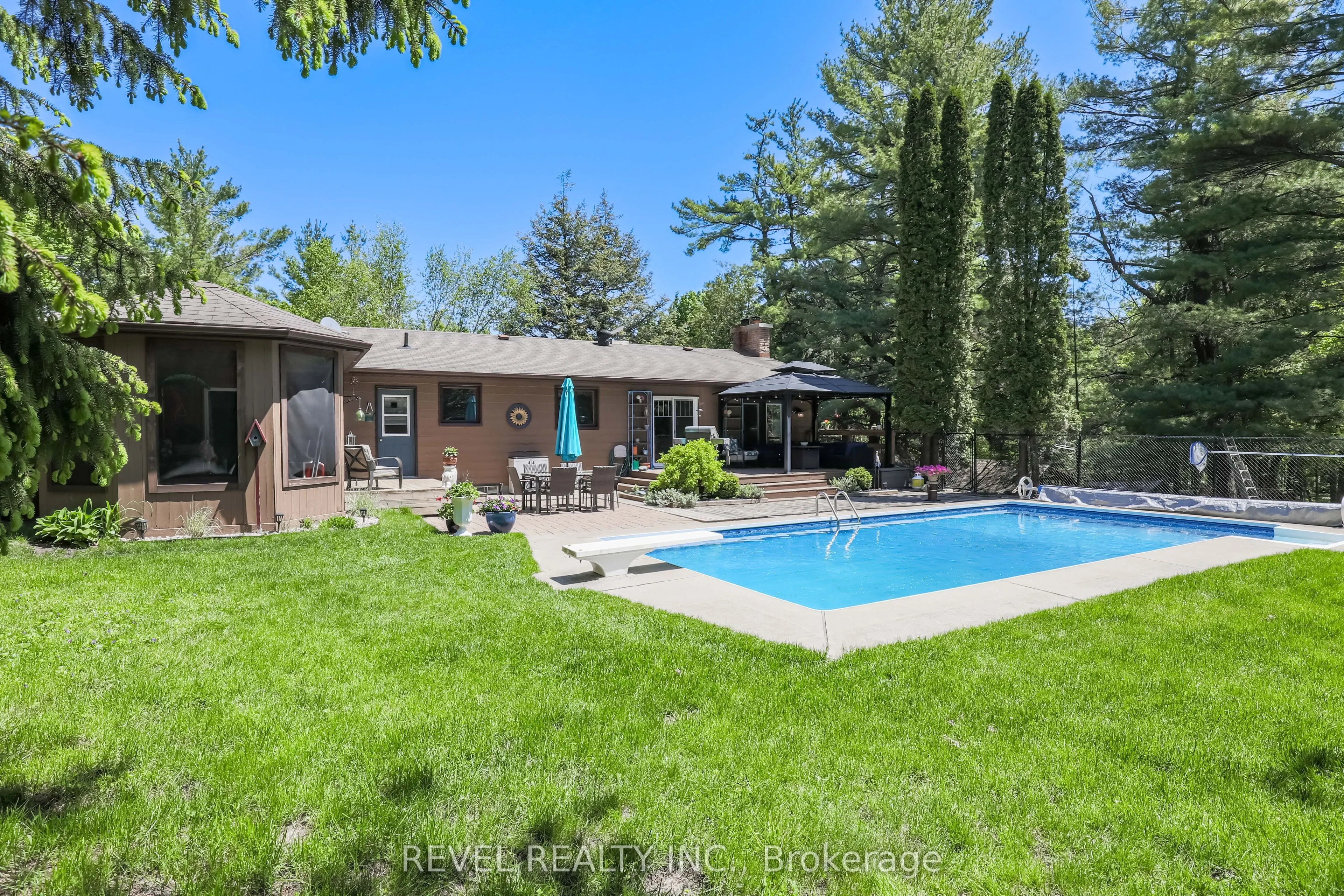 20 The Pines Lane