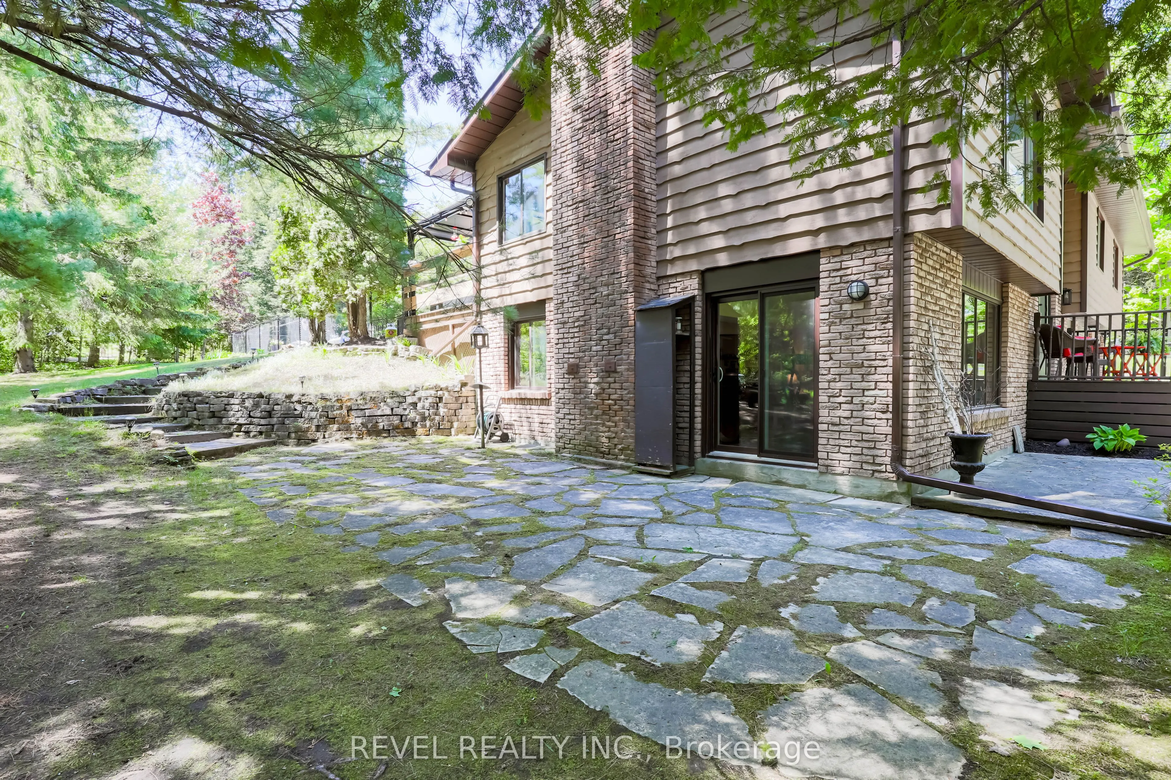 20 The Pines Lane